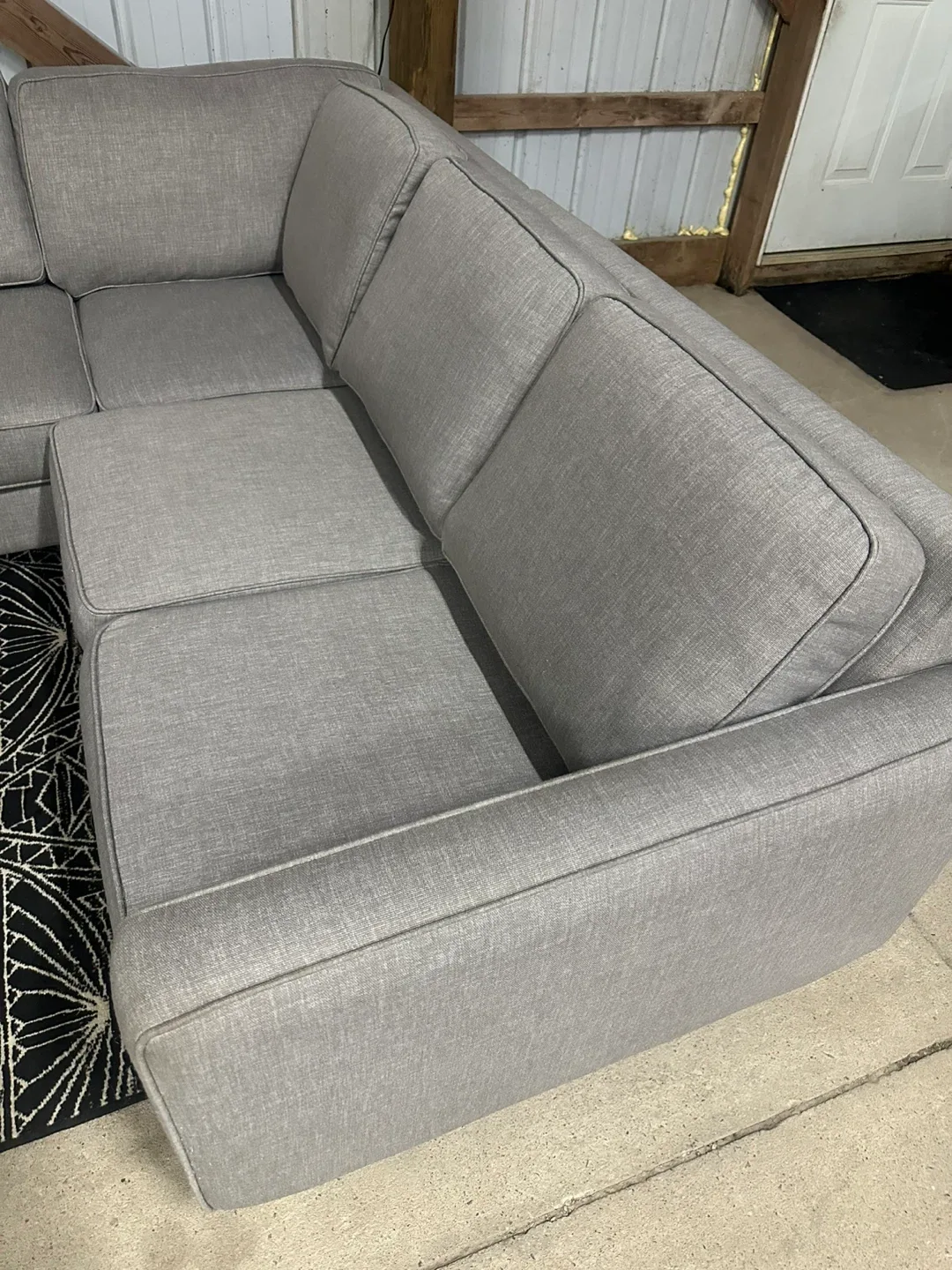 Modern Fabric Sectional in grey, made in Canada 🛋️🇨🇦 image indicator(5)