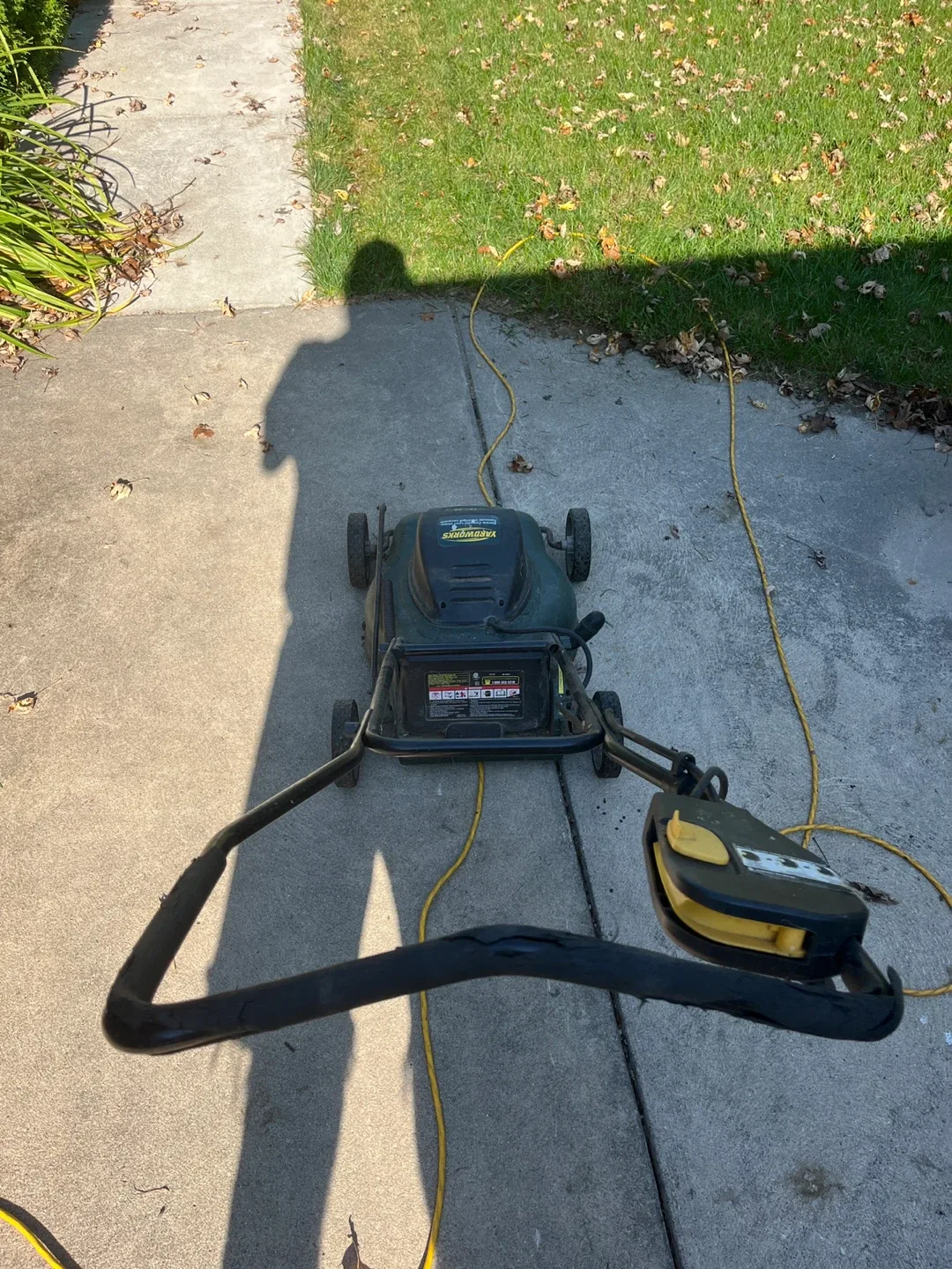 Yardworks 14" Electric Compact Lawn Mower image indicator(2)