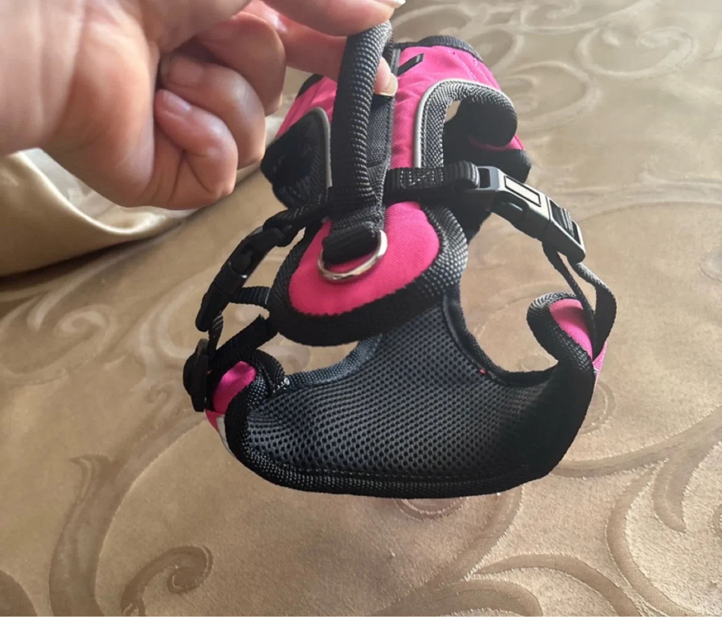 PetSafe Dog Harness - Pink & Black image indicator(4)