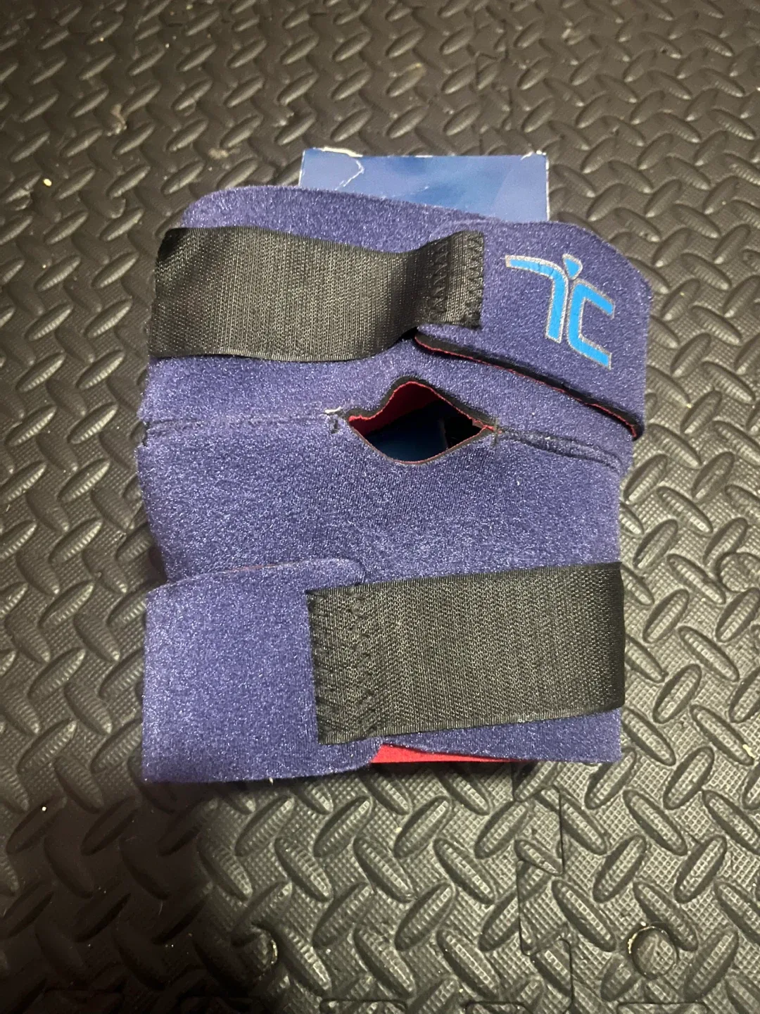 Trainers Choice Knee Compression Wrap - Universal Size thumbnail