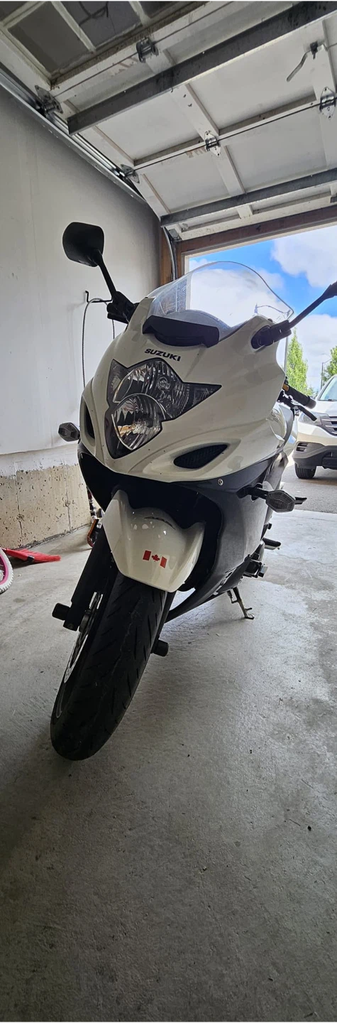 Suzuki GSX 650F Motorcycle - White & Black - photo 2