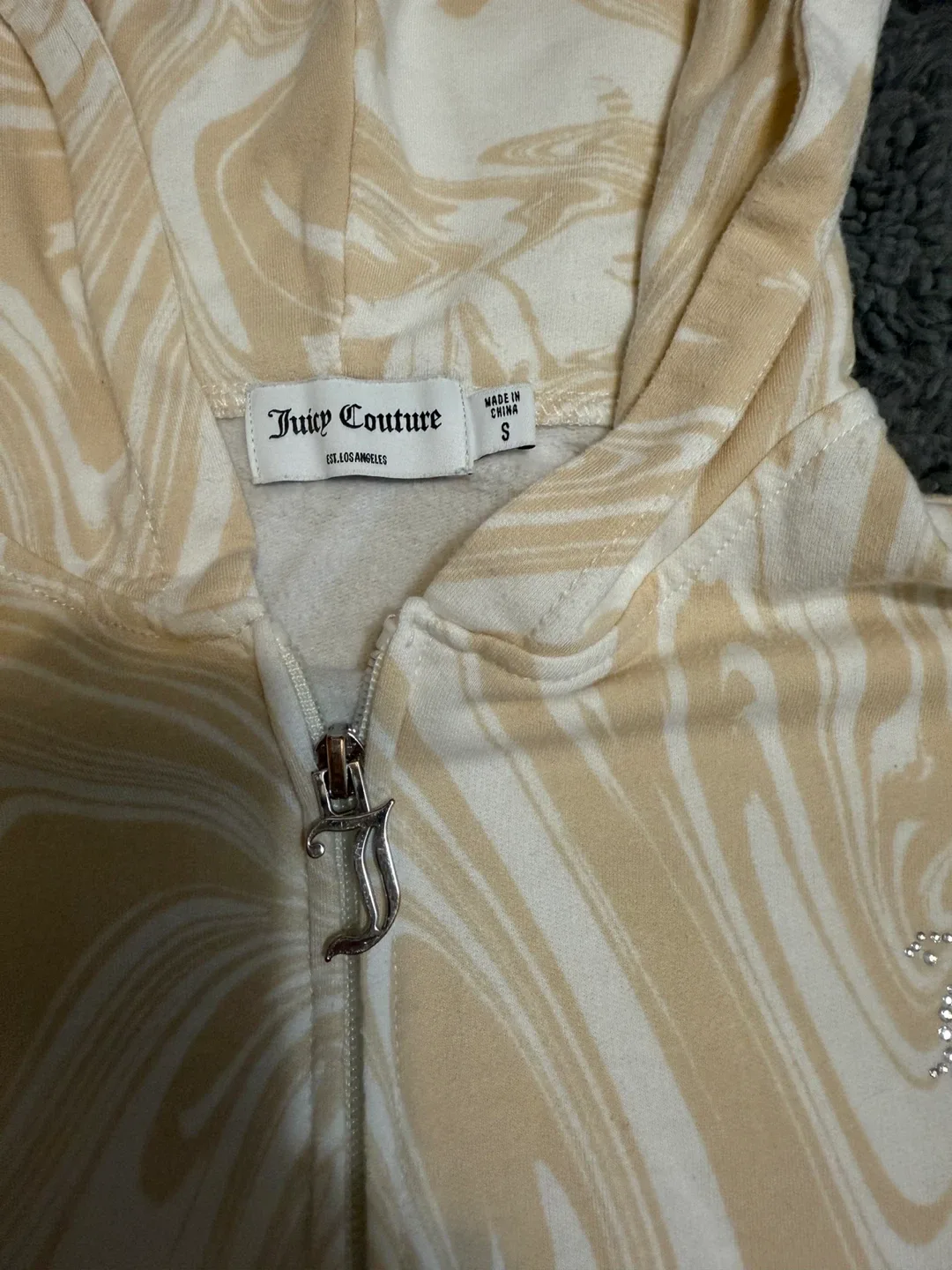 Champion & Sanrio Hoodies/Sweaters - Size M image indicator(7)