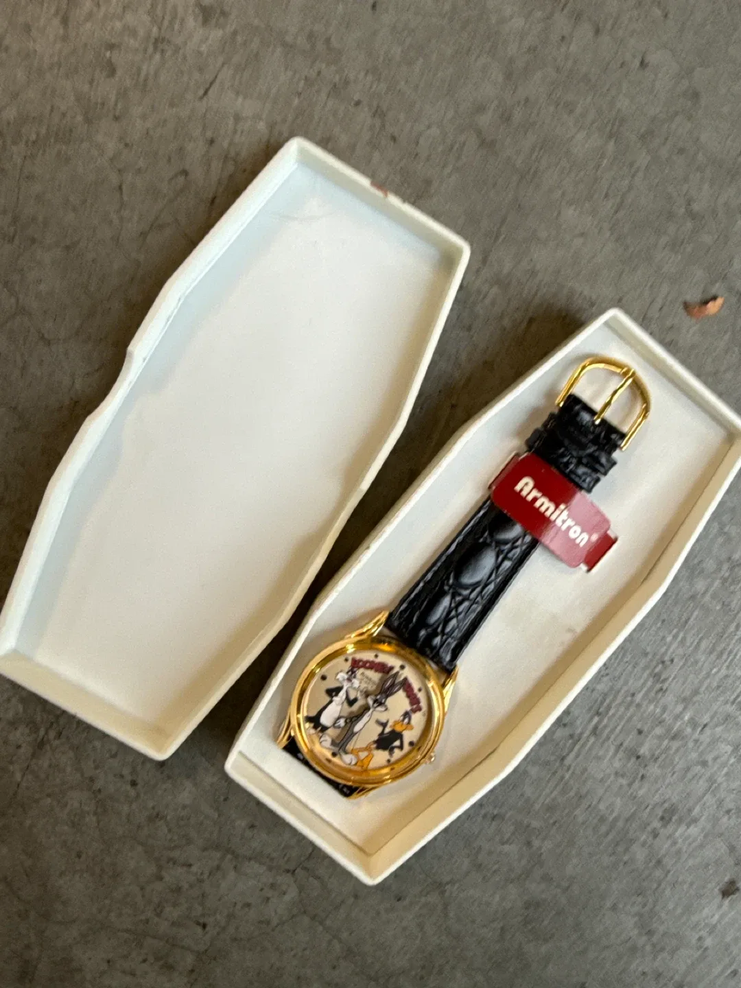 Armitron Looney Tunes Collectibles Watch image indicator(2)