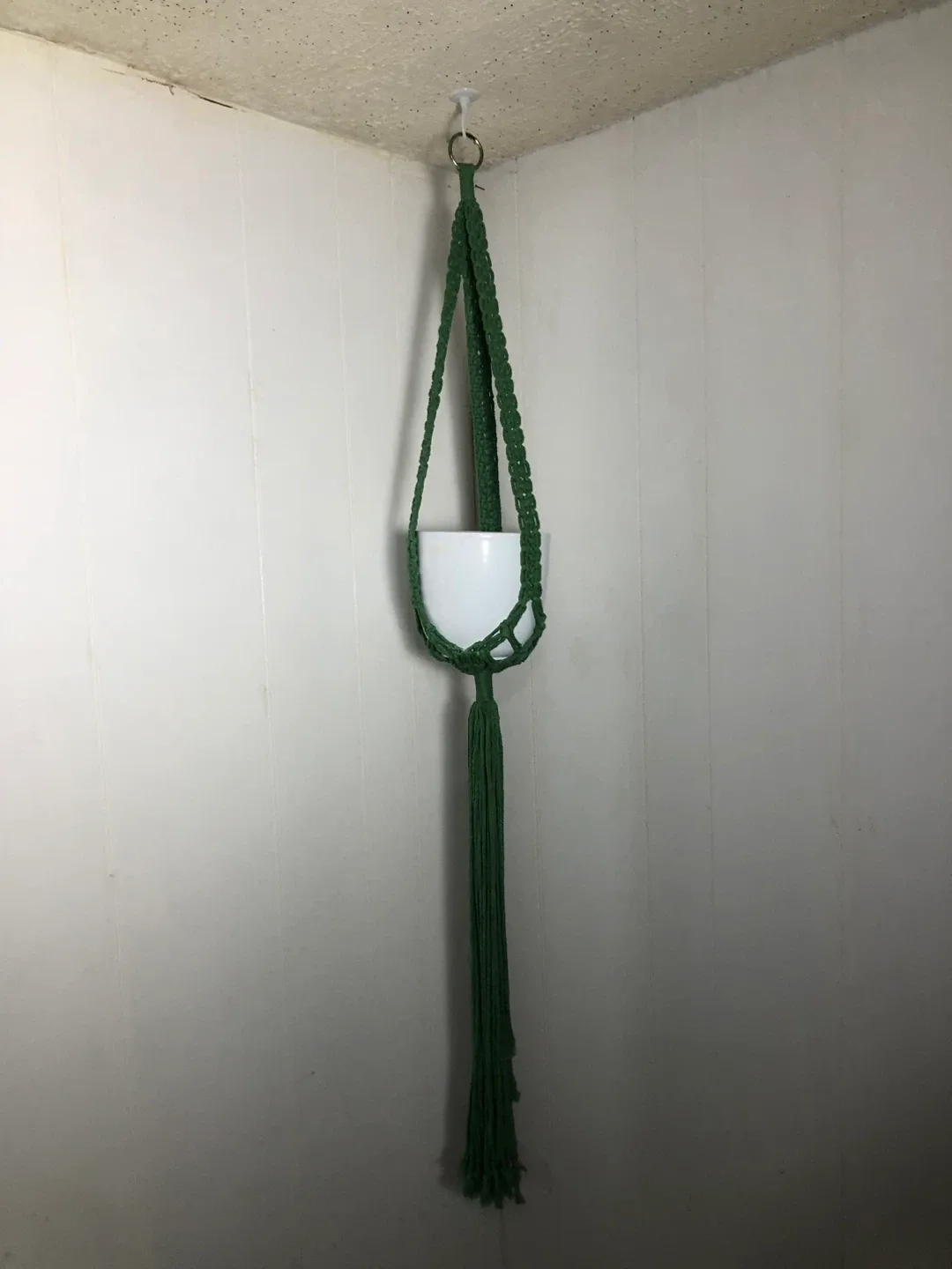 Green Macrame Plant Hanger. NEW.