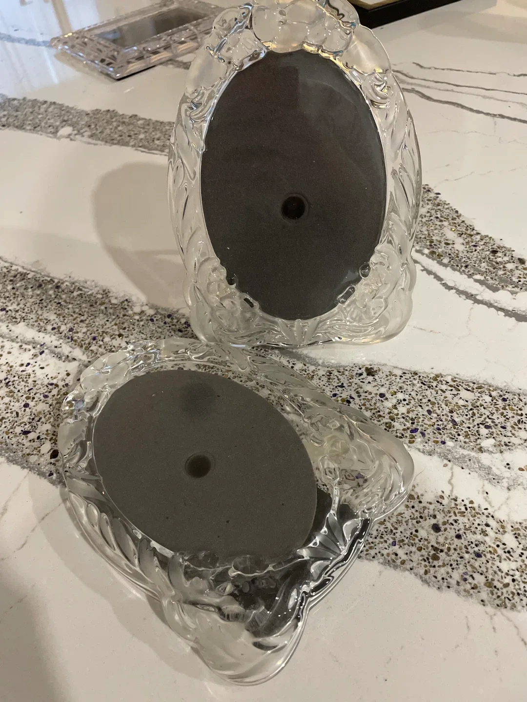 Two crystal Picture Frames image indicator(2)