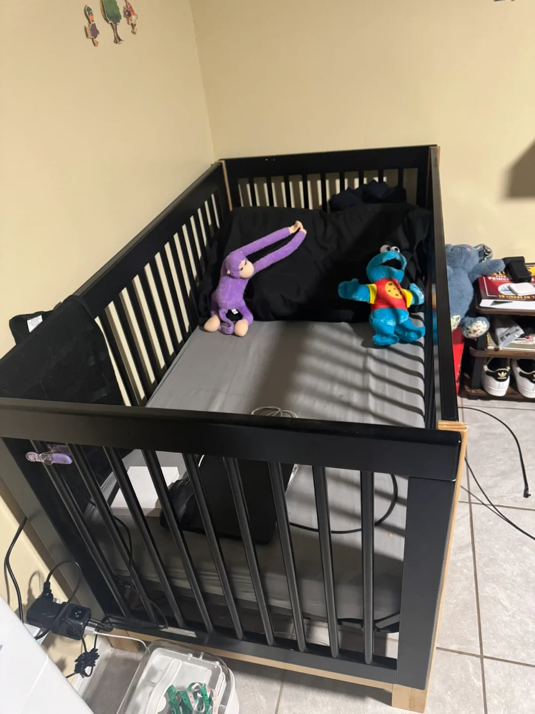 NeoBorn Ebony Baby Crib image indicator(2)