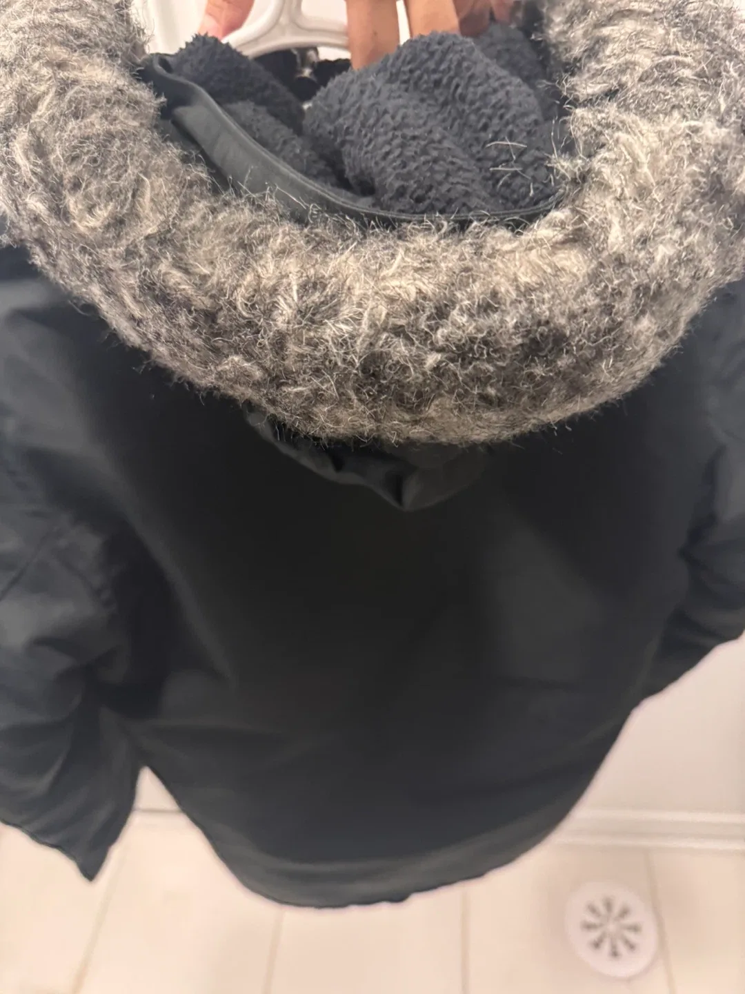 Columbia Black Winter Jacket image indicator(2)