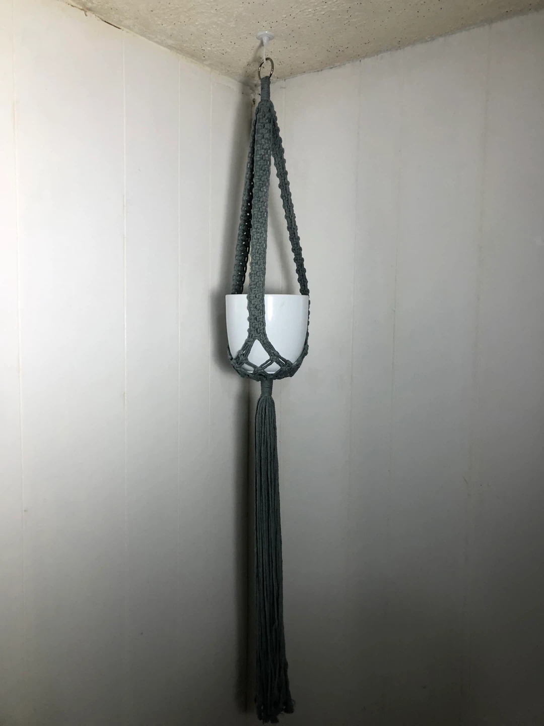 Grey Macrame Plant Hanger. NEW. - photo 2