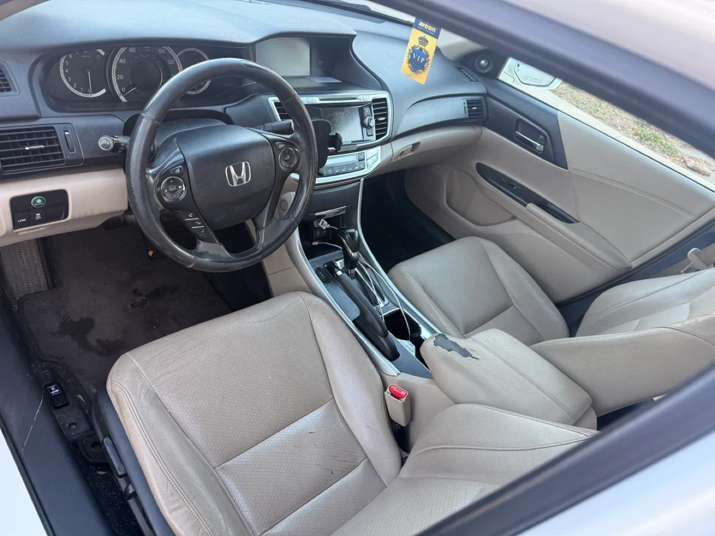 Honda Accord Sedan - White image indicator(3)