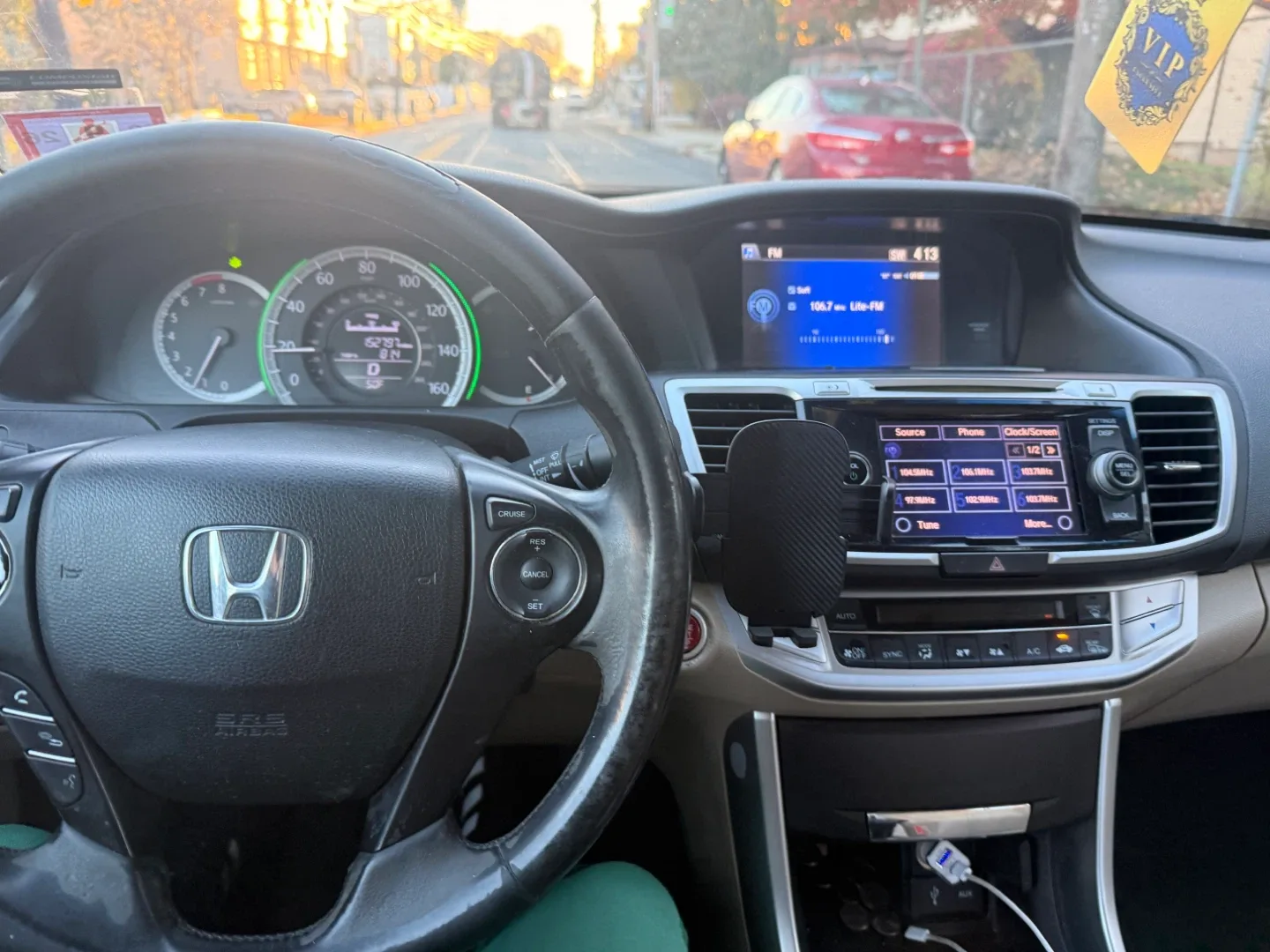 Honda Accord Sedan - White image indicator(4)