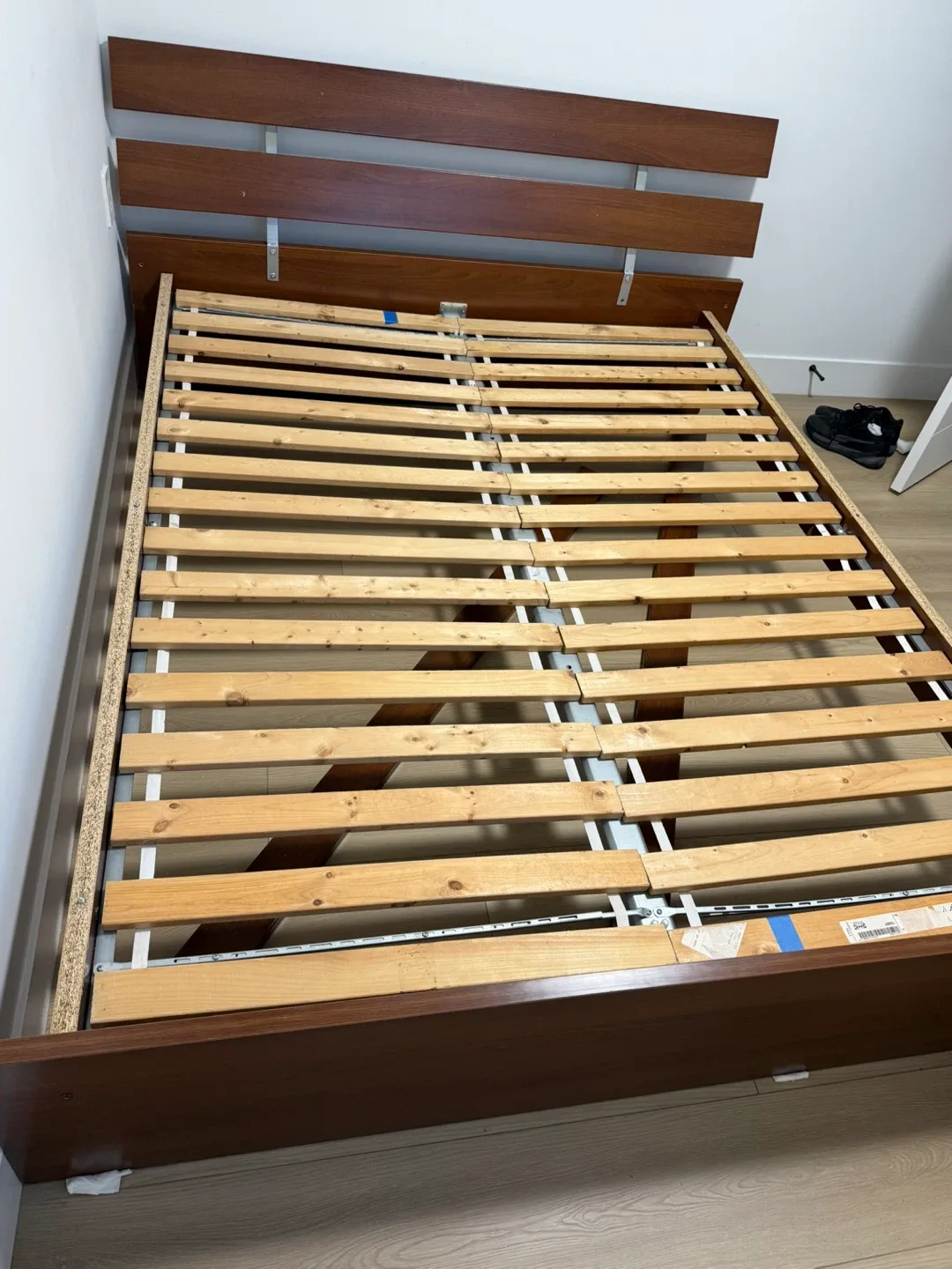 Brown Wood Bed Frame image indicator(3)