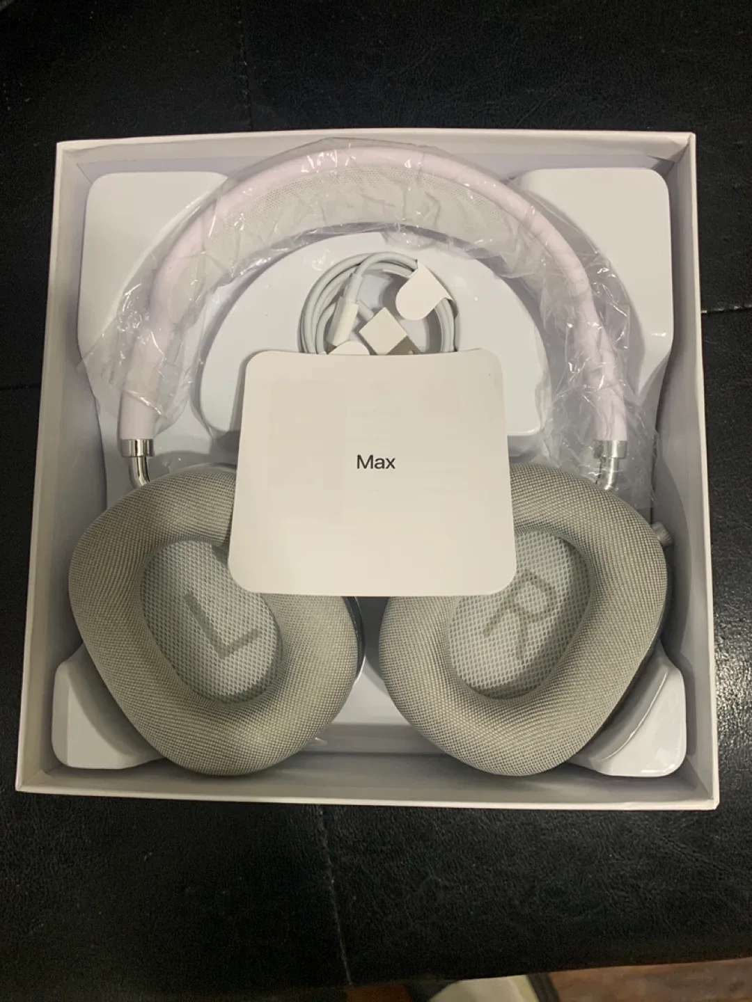 New Apple AirPods Max - White image indicator(3)