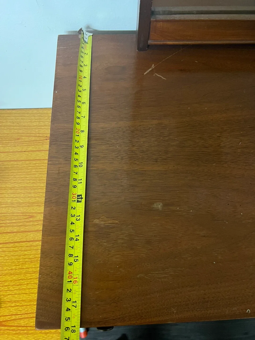 Wood Dresser with Mirror image indicator(4)