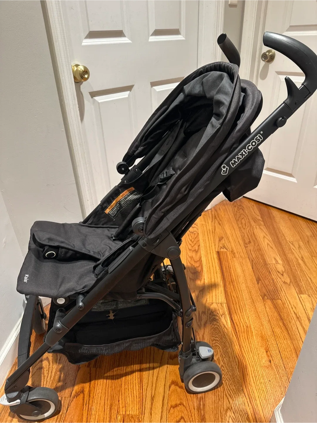 Maxi-Cosi Black Stroller 🥕 image indicator(2)