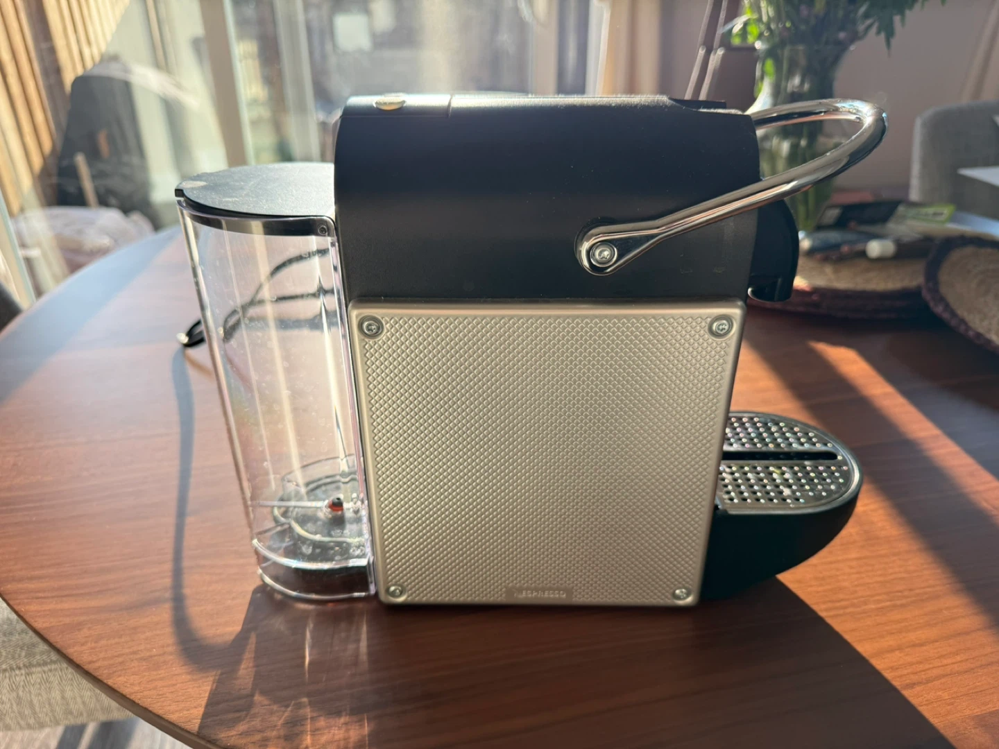 Nespresso Pixie Coffee Machine - photo 2