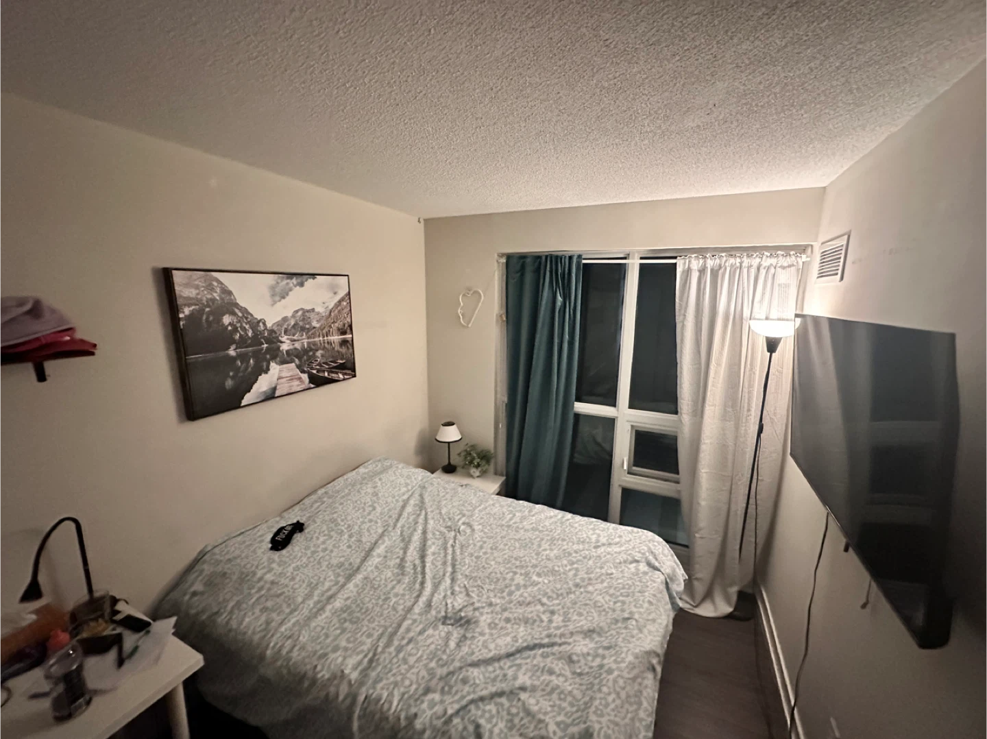 Lease takeover , room for rent. - photo 2