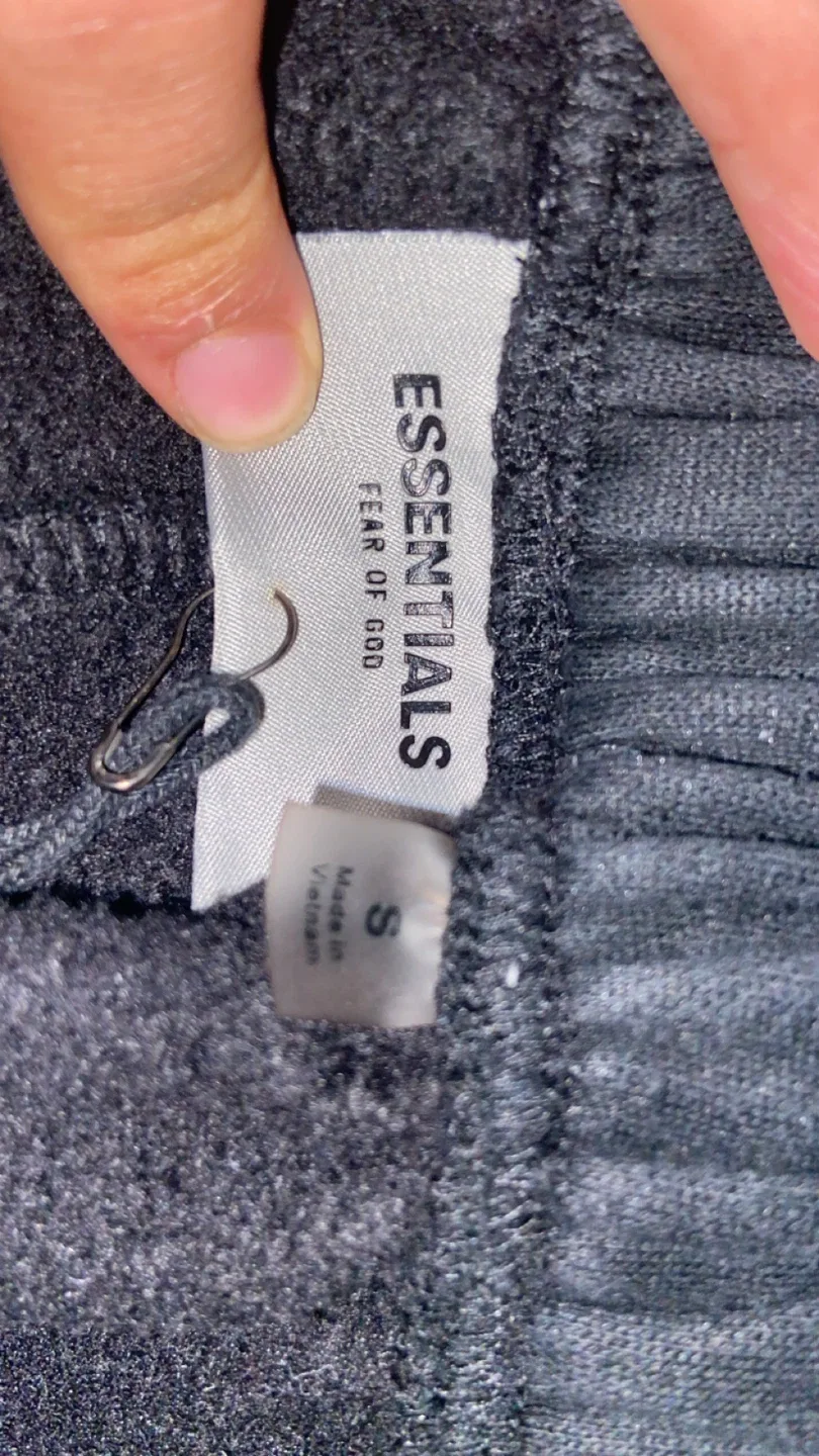 Essentials Fear of God Black Sweatpants - Size S image indicator(2)