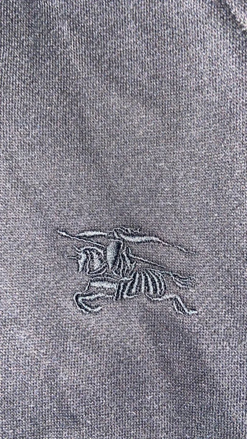 ‼️Burberry Hoodie Size S‼️ image indicator(3)