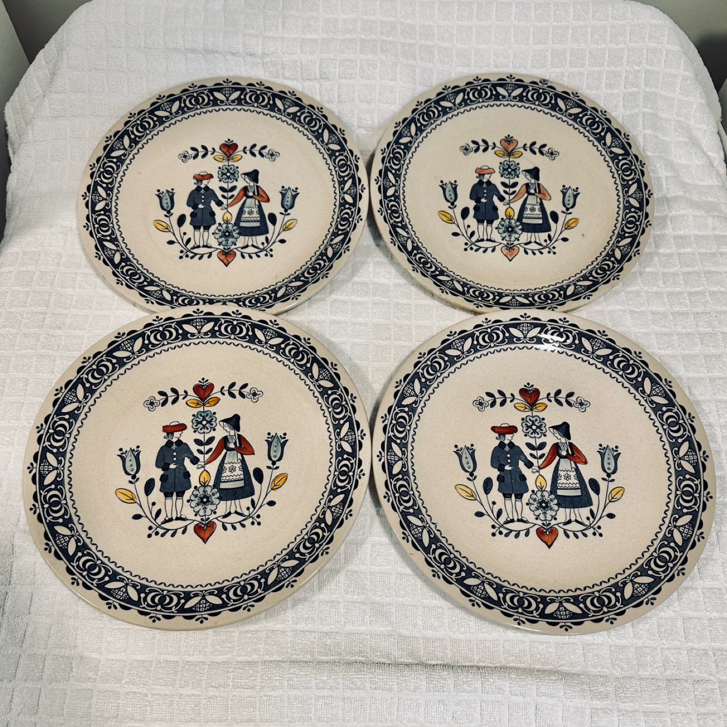 Vintage Old Granite Hearts and Flowers Ironstone Plates… - photo 2