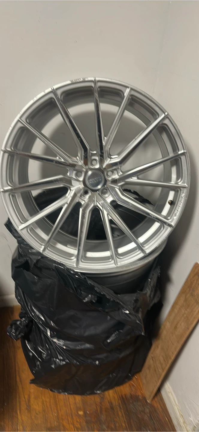 VOSSEN HYDROFORGED Silver Wheels - 20