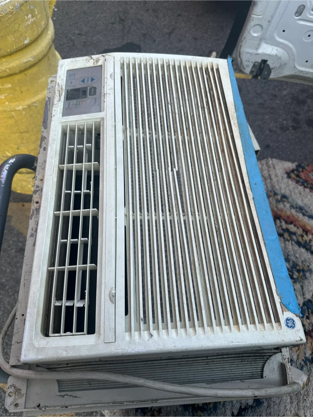 Used Window Air Conditioners - LG, Frigidaire, Danby, GE image indicator(4)