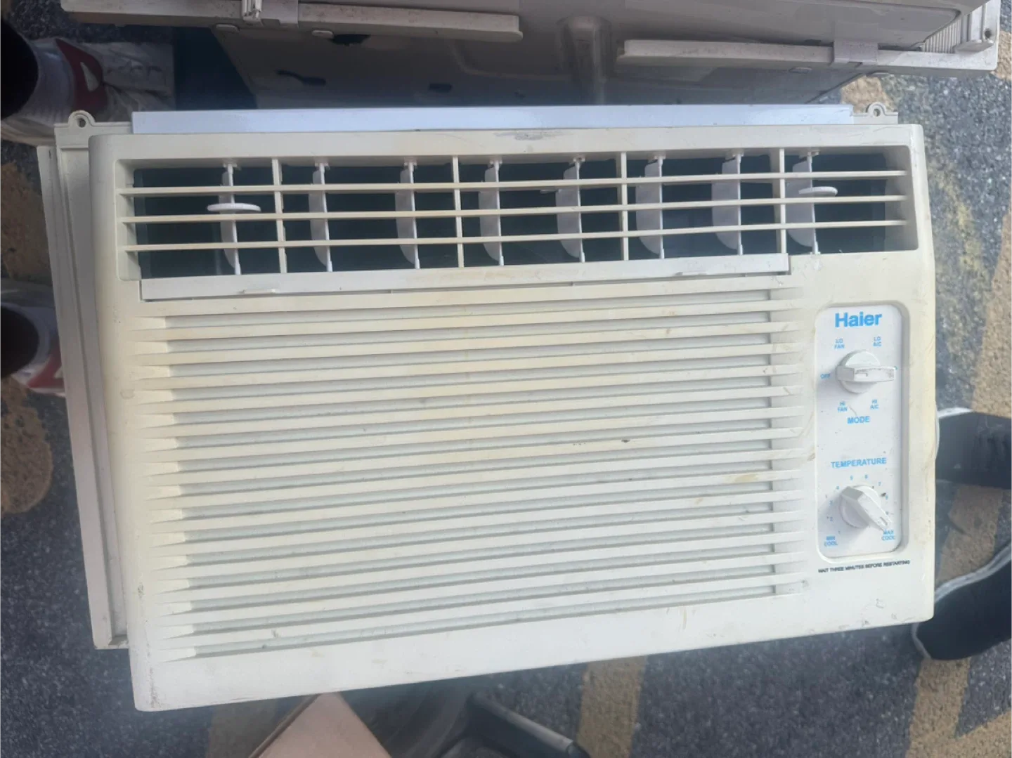 Used Window Air Conditioners - LG, Frigidaire, Danby, GE image indicator(9)