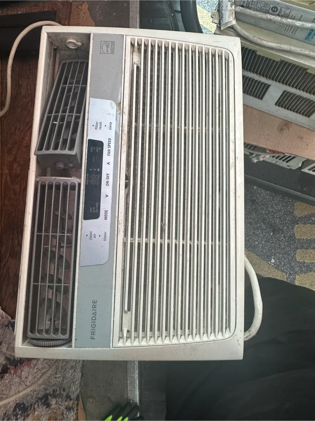 Used Window Air Conditioners - LG, Frigidaire, Danby, GE image indicator(8)