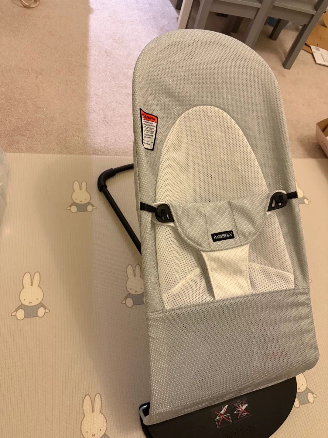 Almost New BabyBjörn Bouncer Balance Soft - Grey image indicator(4)