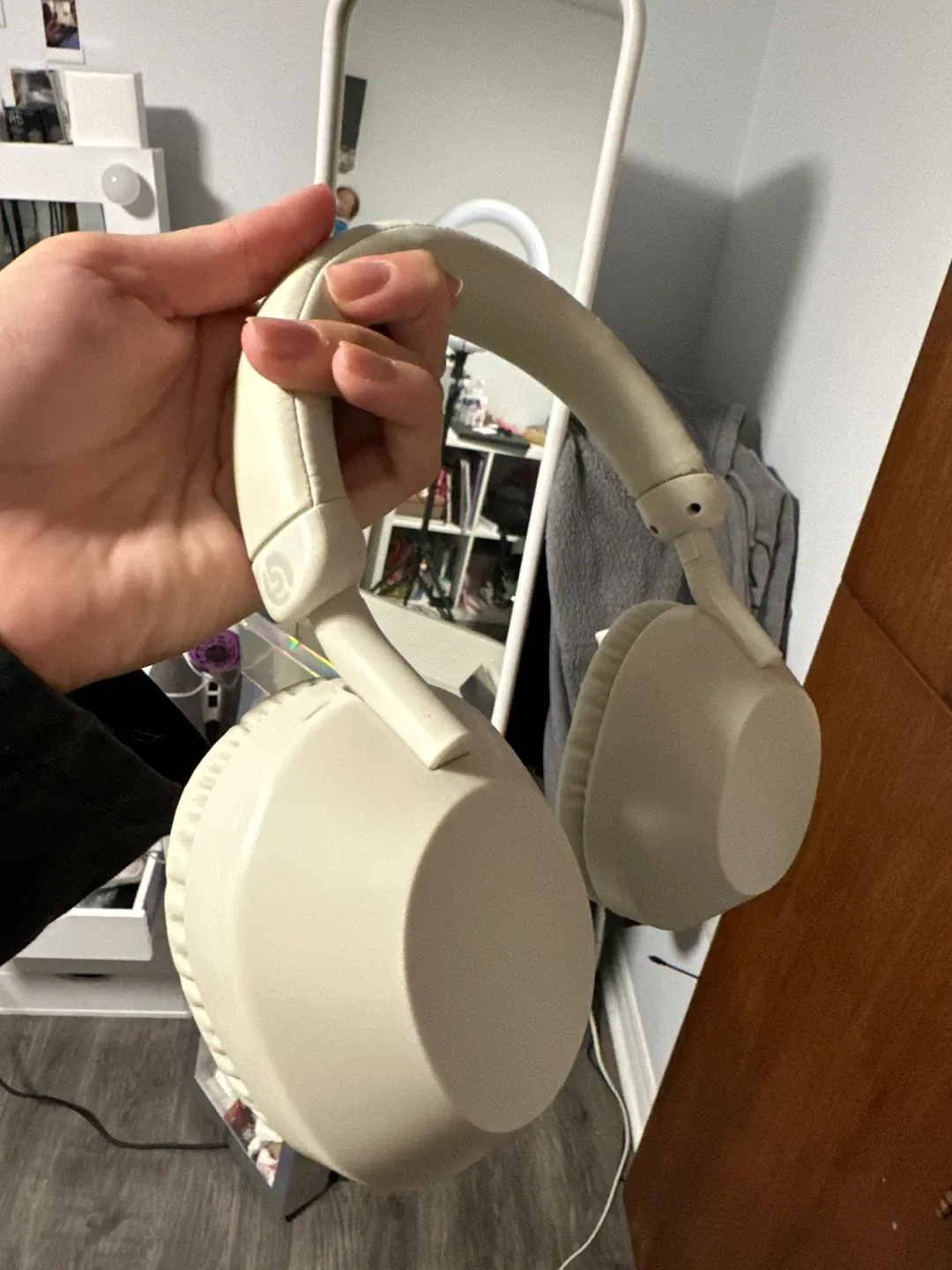 Sony Noise Cancelling Headphones - Beige