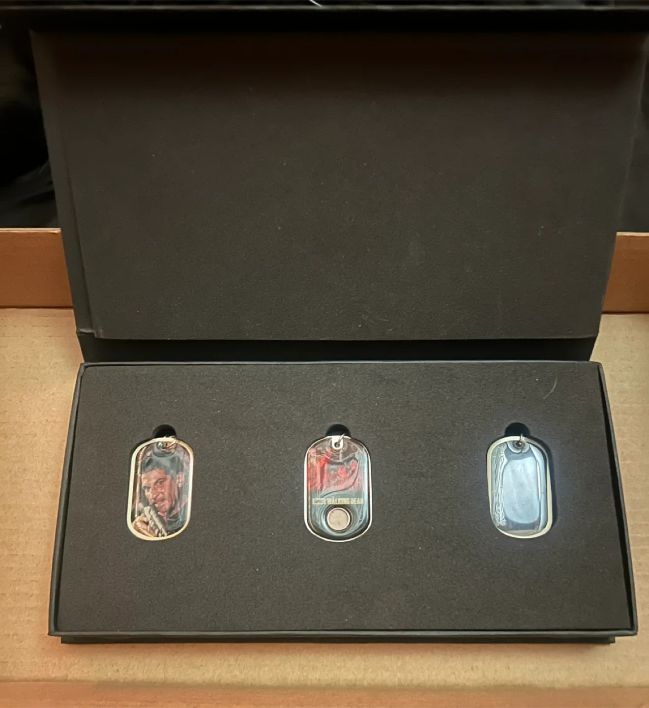 AMC The Walking Dead Dog Tag Set image indicator(2)