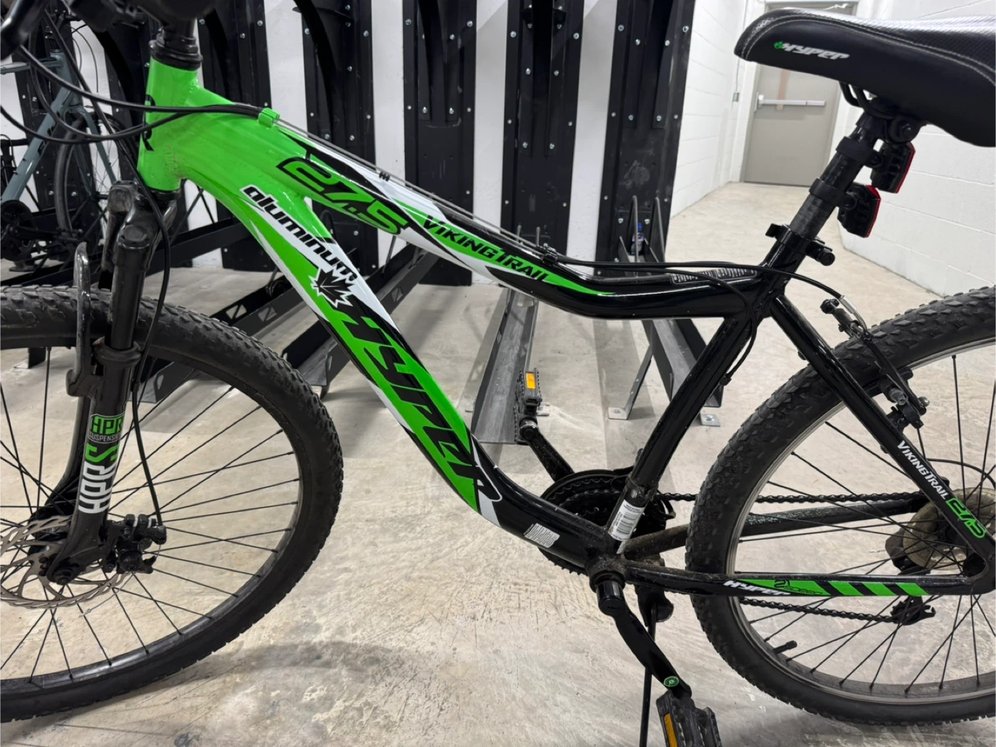 ‼️MOVING SALE‼️Hyper Viking Trail 27.5" Mountain Bike🚵‍♀️ - photo 2