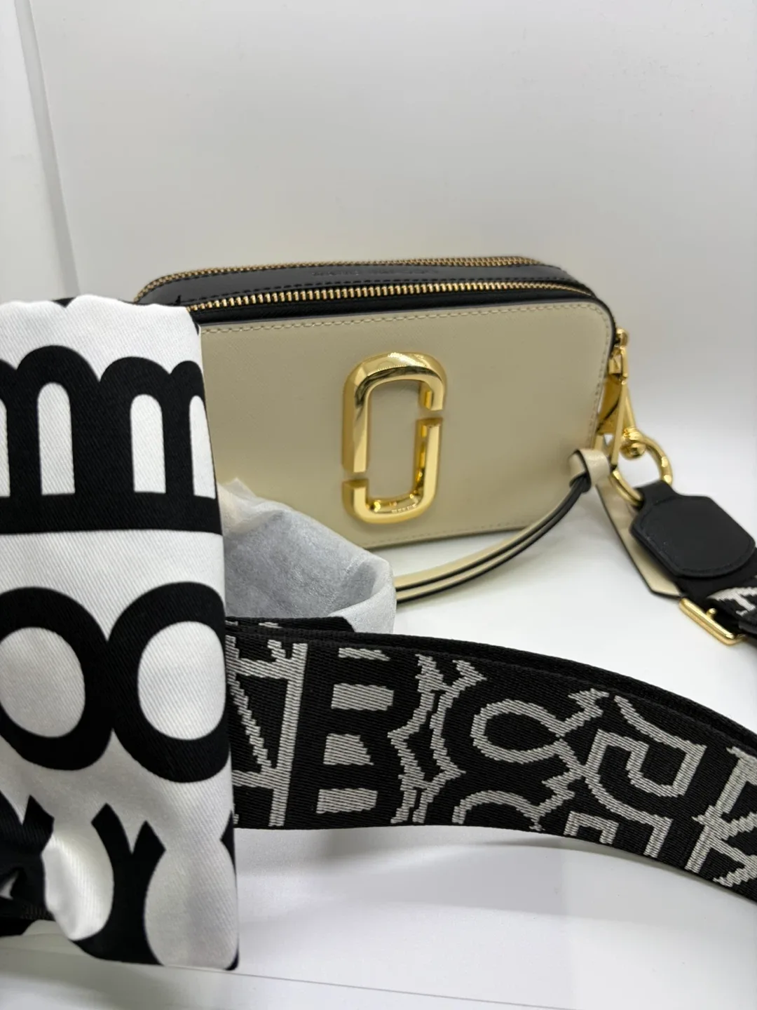 Marc Jacobs Snapshot Crossbody Bag image indicator(4)