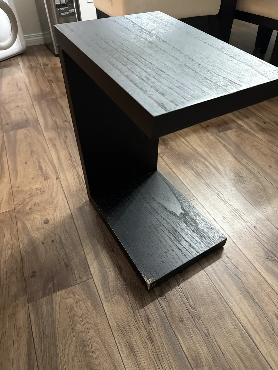 Black C-Shaped Side Table image indicator(3)
