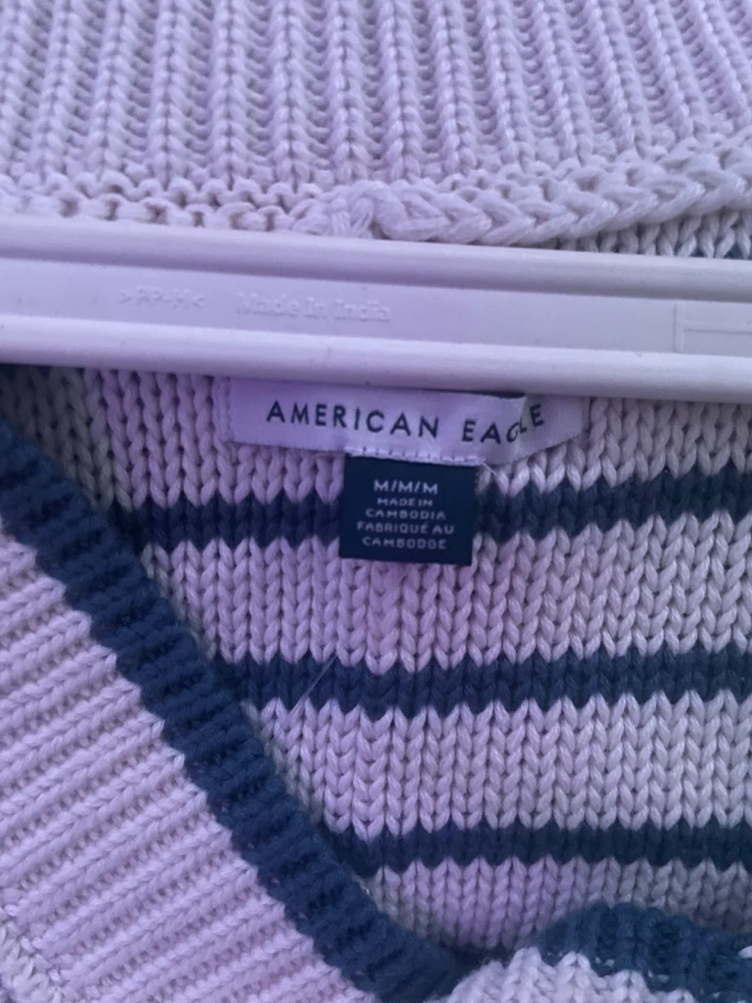 American Eagle Sweater - Size M image indicator(3)