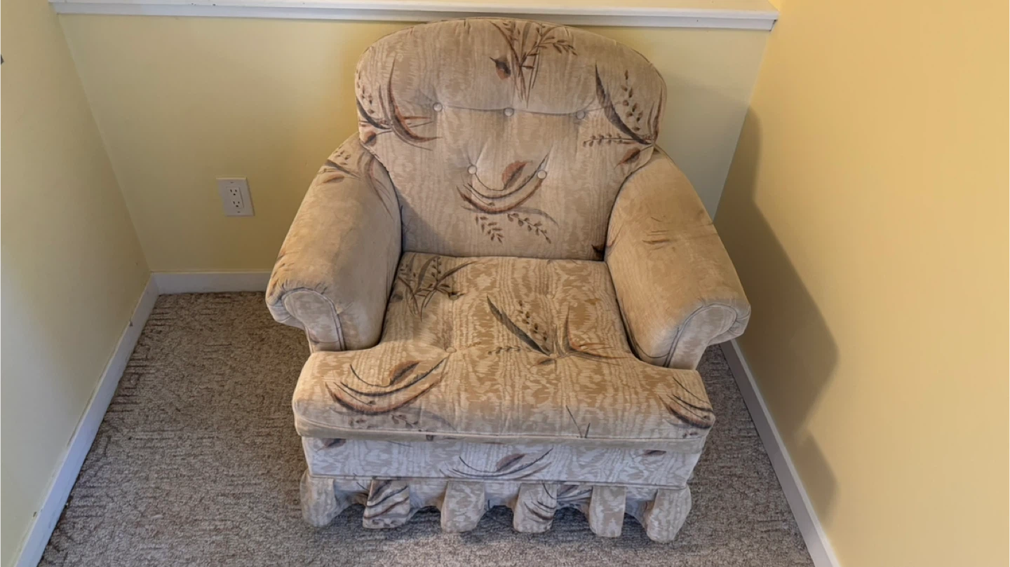 C$ 150 two sofas - photo 2