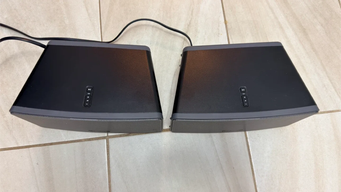 Sonos Play 3( Pair) image indicator(2)