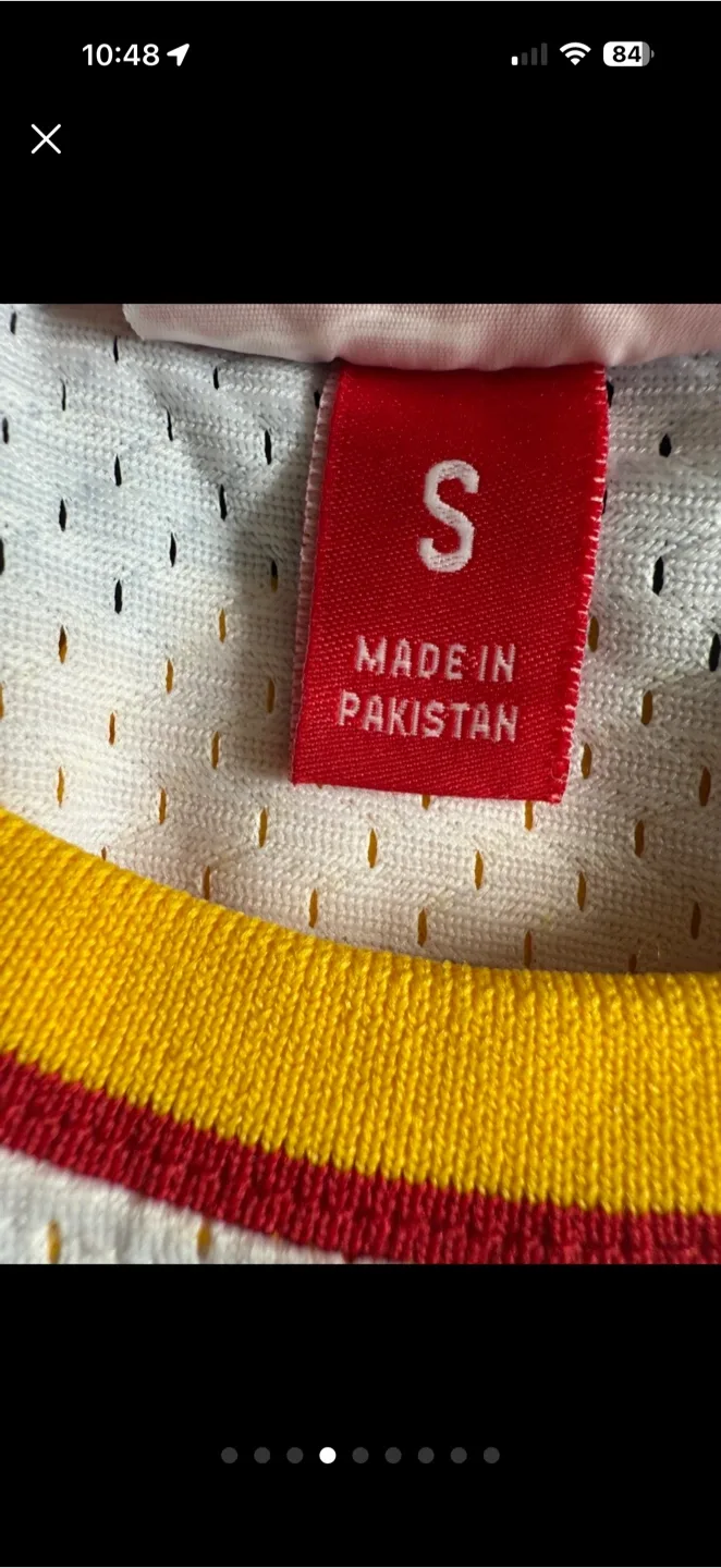 Mitchell & Ness Vancouver Canucks "Flying V" Tank Top (Small) image indicator(4)