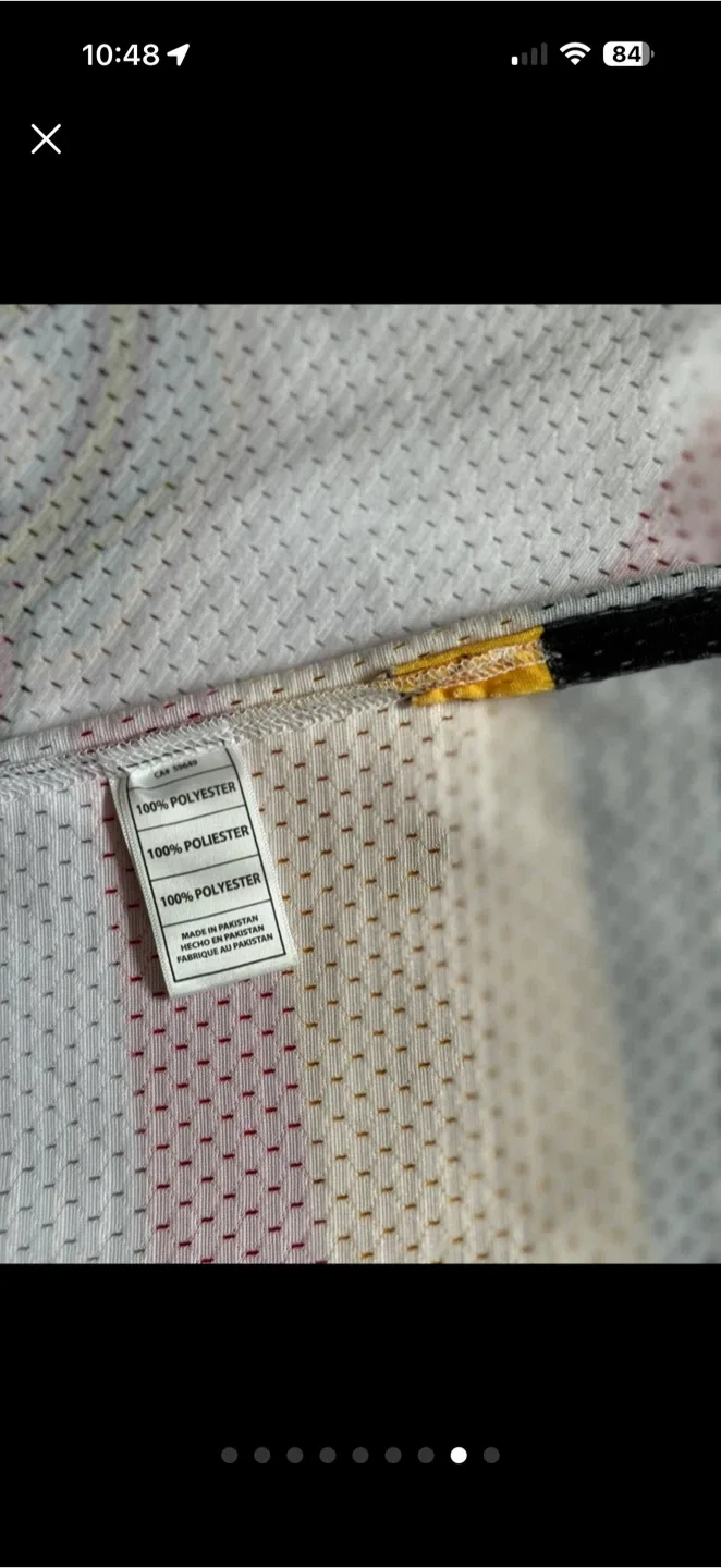 Mitchell & Ness Vancouver Canucks "Flying V" Tank Top (Small) image indicator(8)