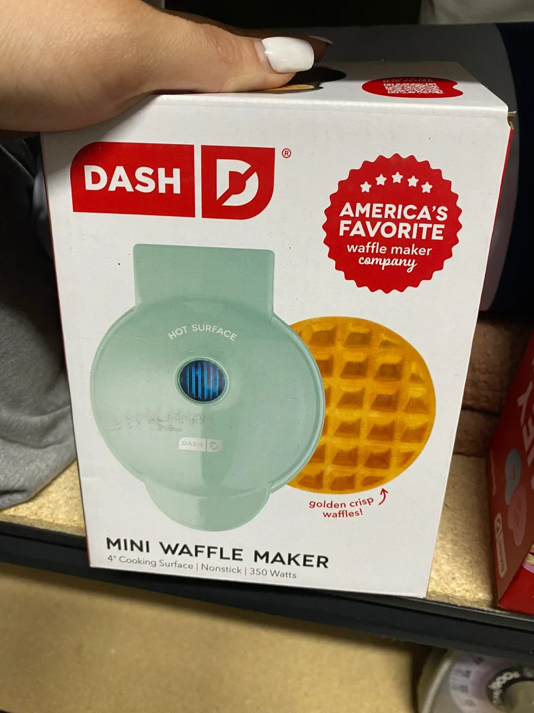Dash Mini Waffle Maker - 4" Cooking Surface image indicator(3)