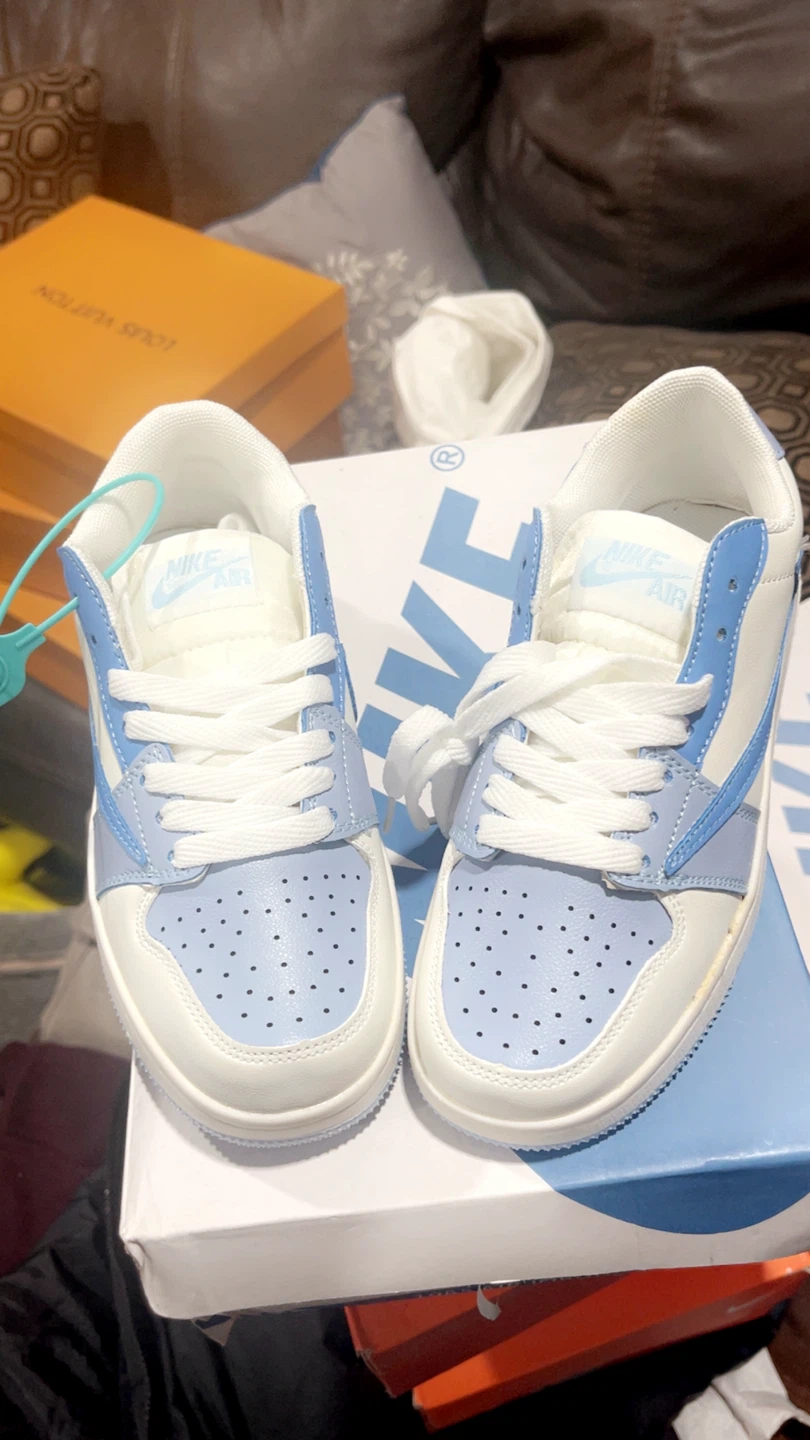 Nike Air Jordan 1 Low Blue/White - photo 3