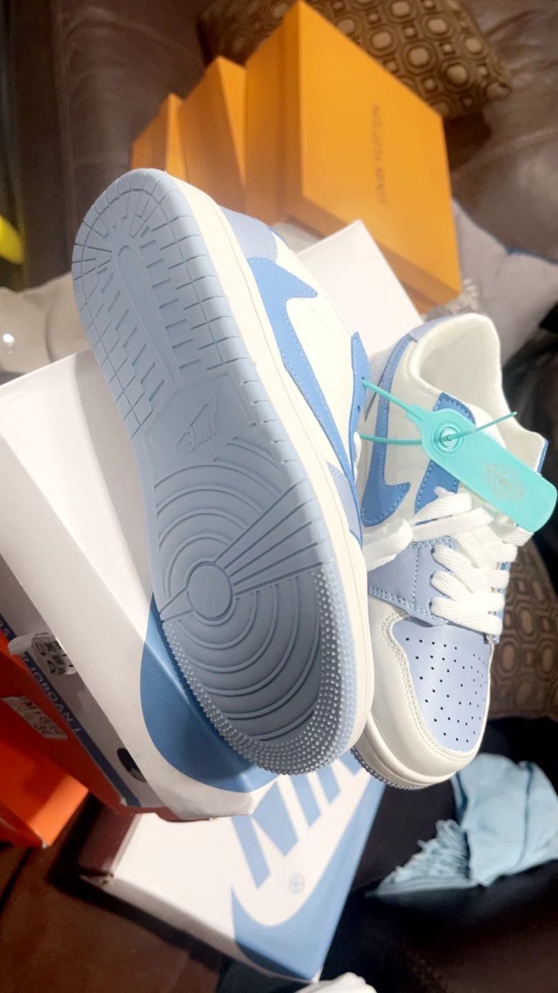 Nike Air Jordan 1 Low Blue/White - photo 4