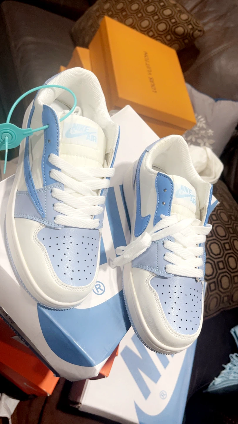 Nike Air Jordan 1 Low Blue/White - photo 2