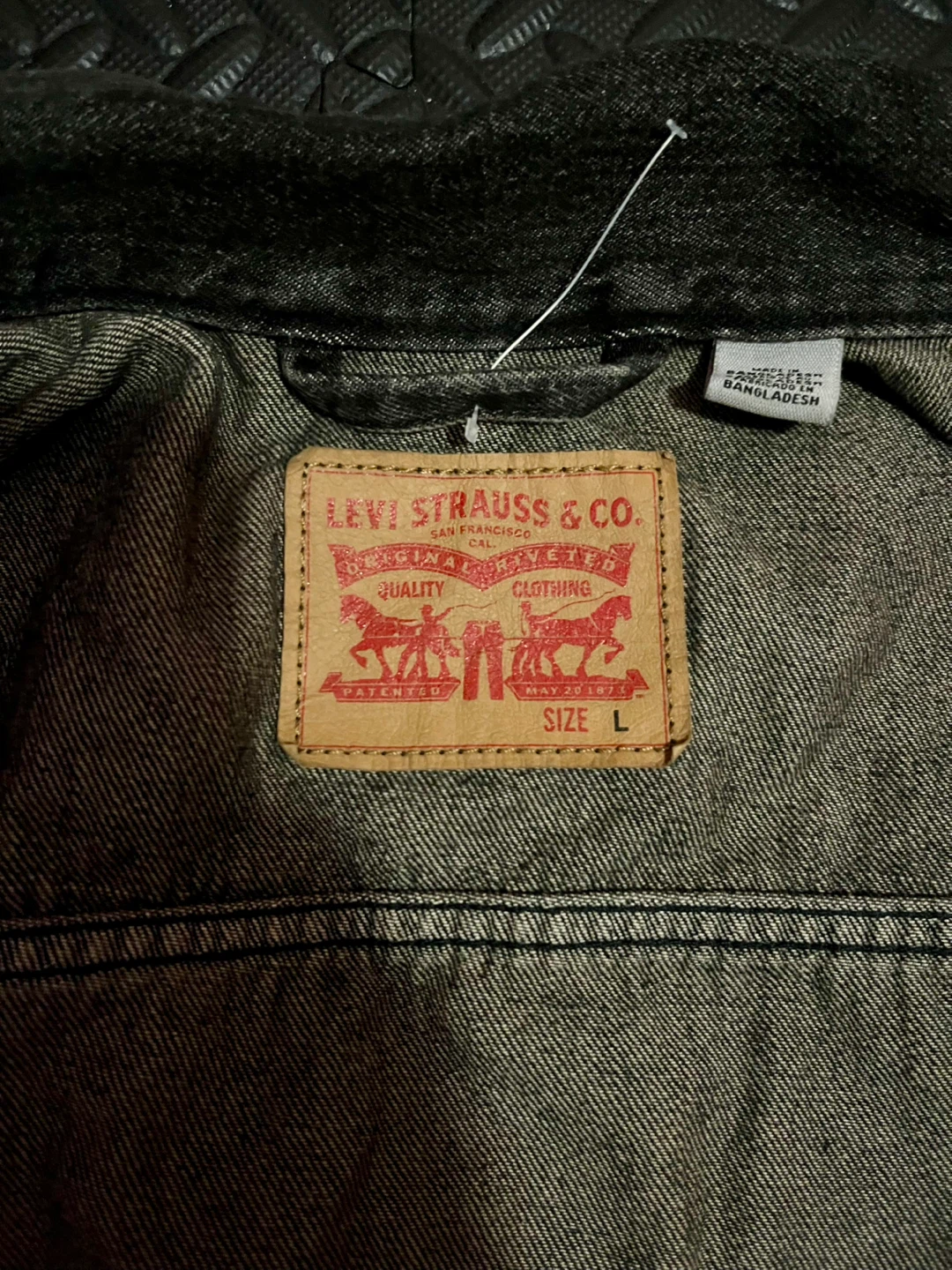 Levi Strauss & Co. Denim Jacket - Size Large - photo 3