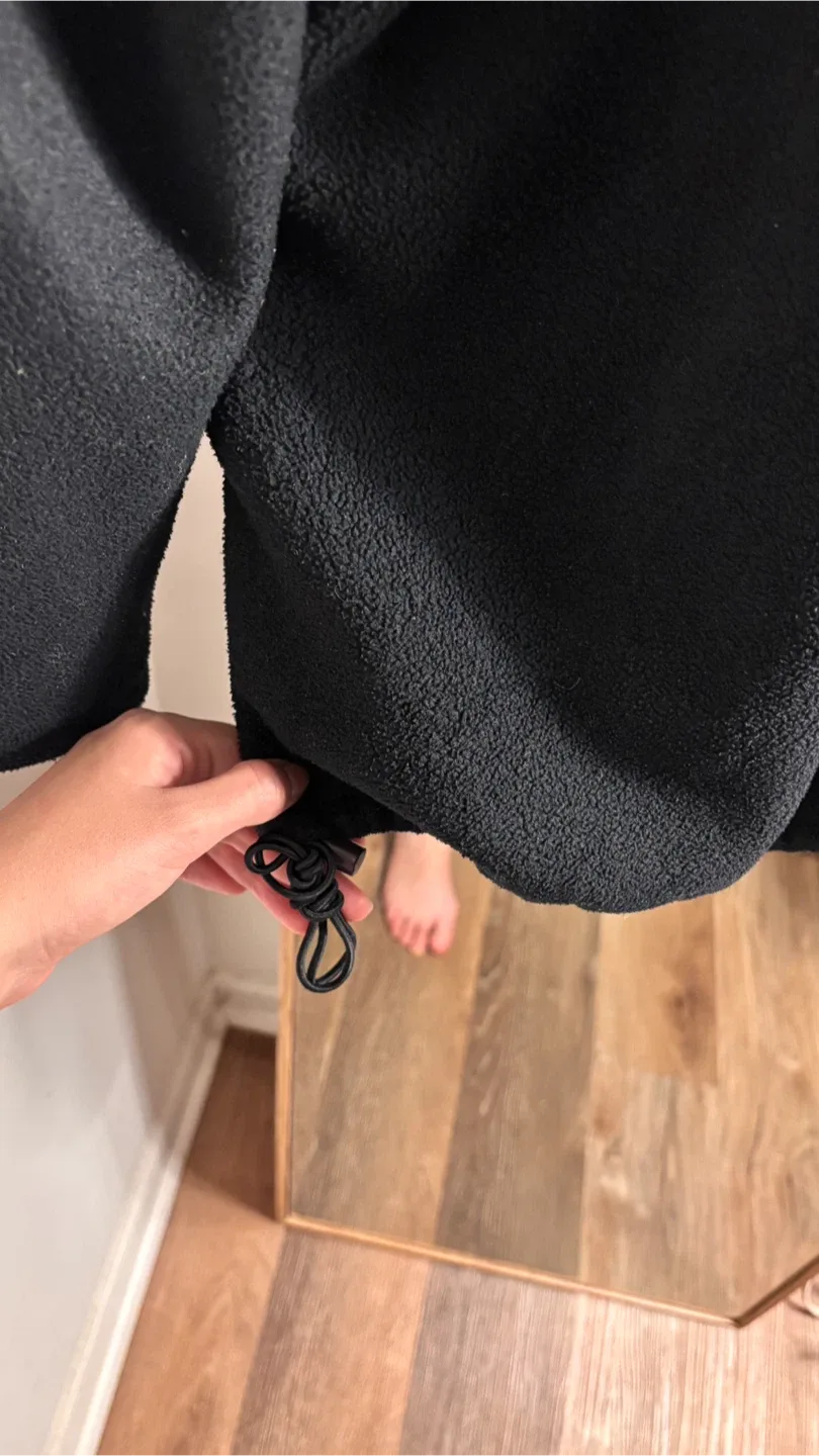 DKNY Black Fleece Pullover image indicator(4)