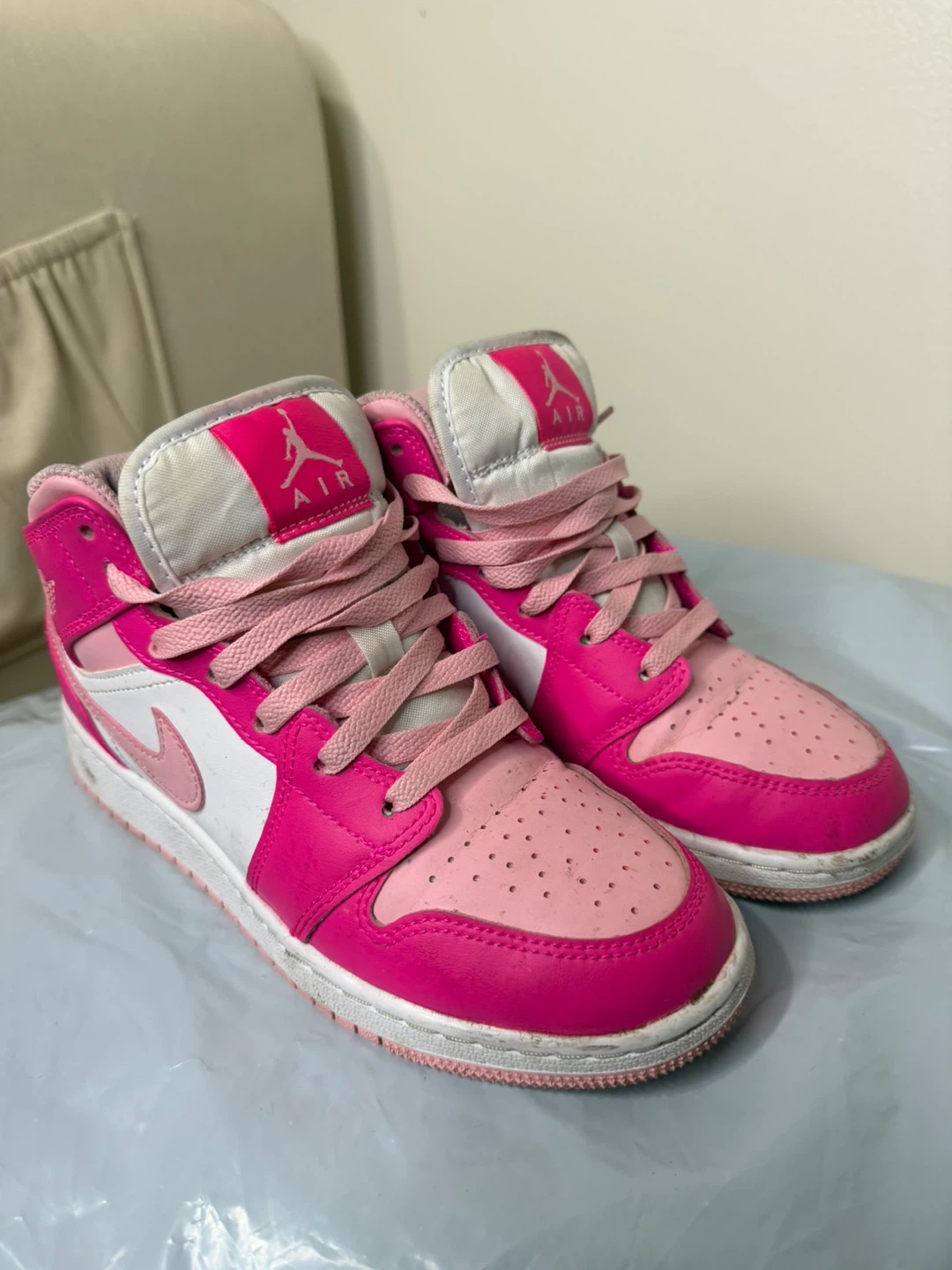Nike Air Jordan 1 Mid Pink Shoes