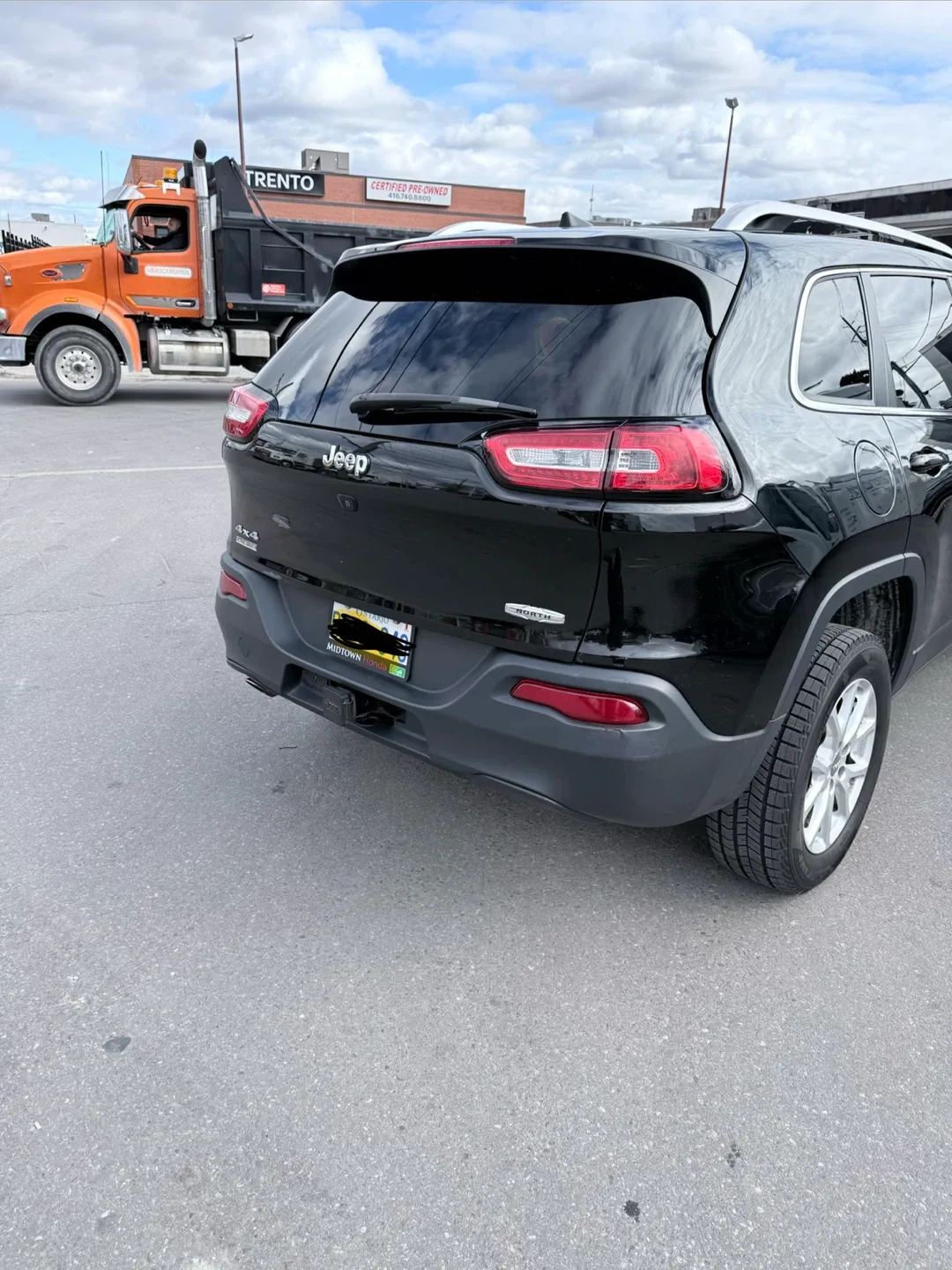 2017 Black Jeep Cherokee image indicator(3)