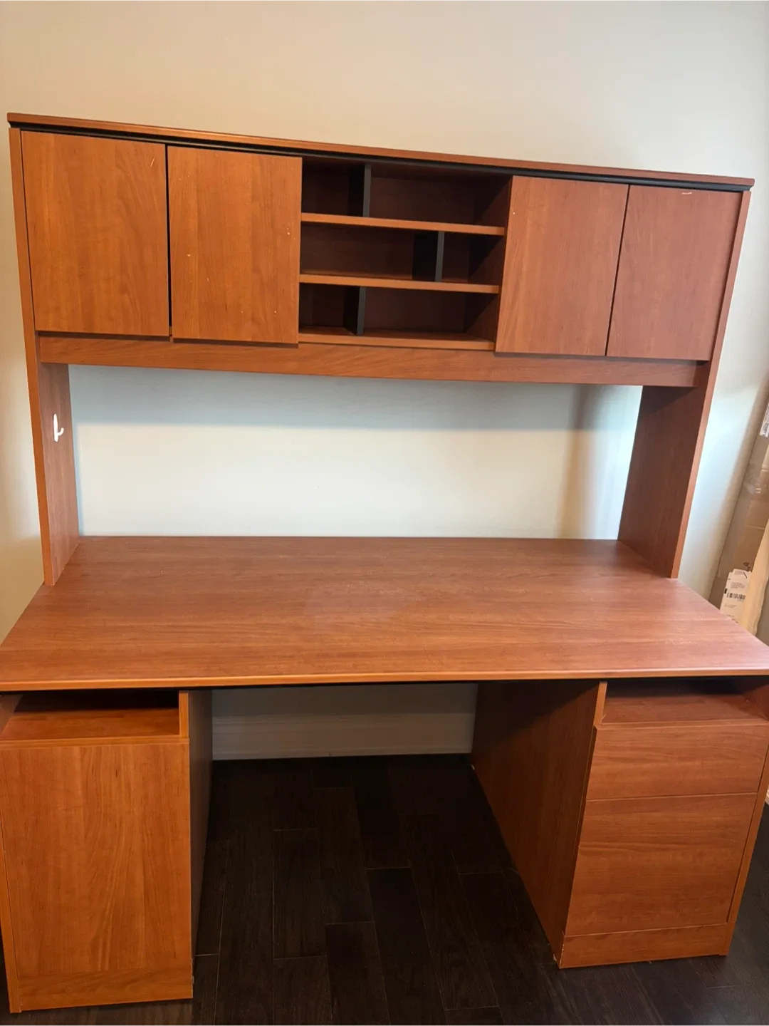 Wooden Desk with Hutch image indicator(3)