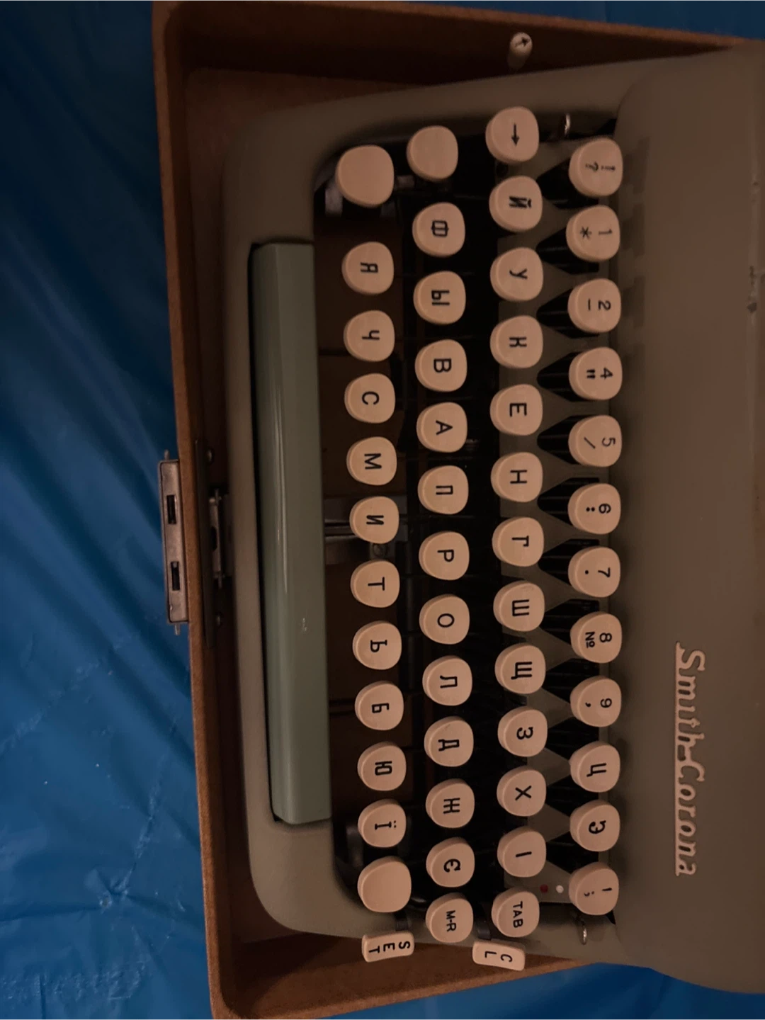 Smith Corona Russian Typewriter with Case - photo 2