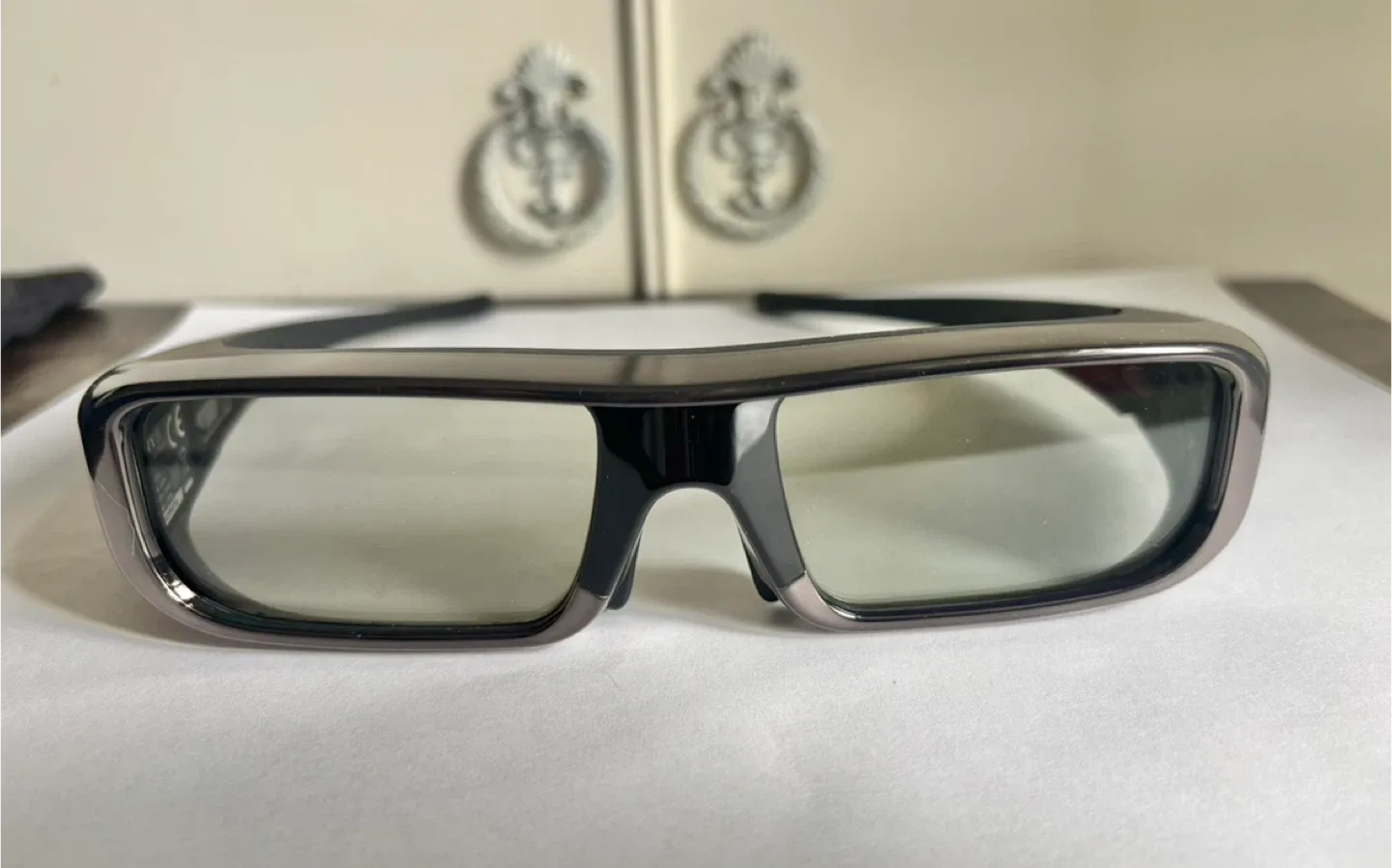 🥕 Sony 3D Glasses - Includes Case Needs New Battery image indicator(4)