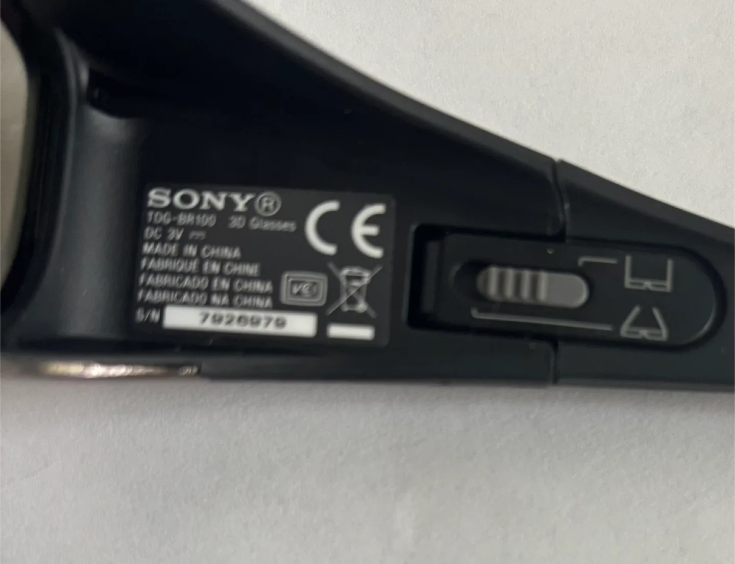 🥕 Sony 3D Glasses - Includes Case Needs New Battery image indicator(6)